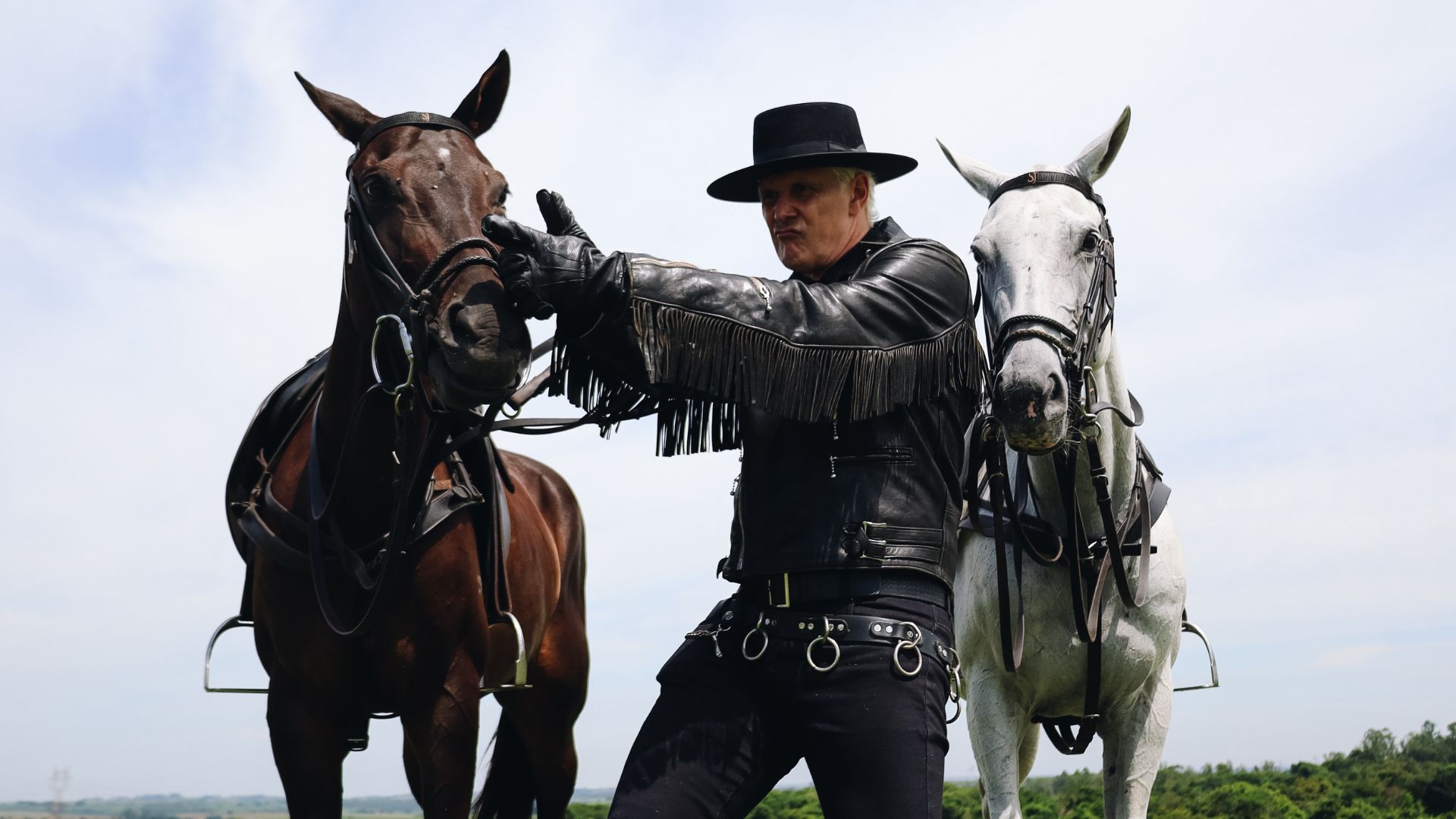 Supla no clipe de 'Você não vai me quebrar'