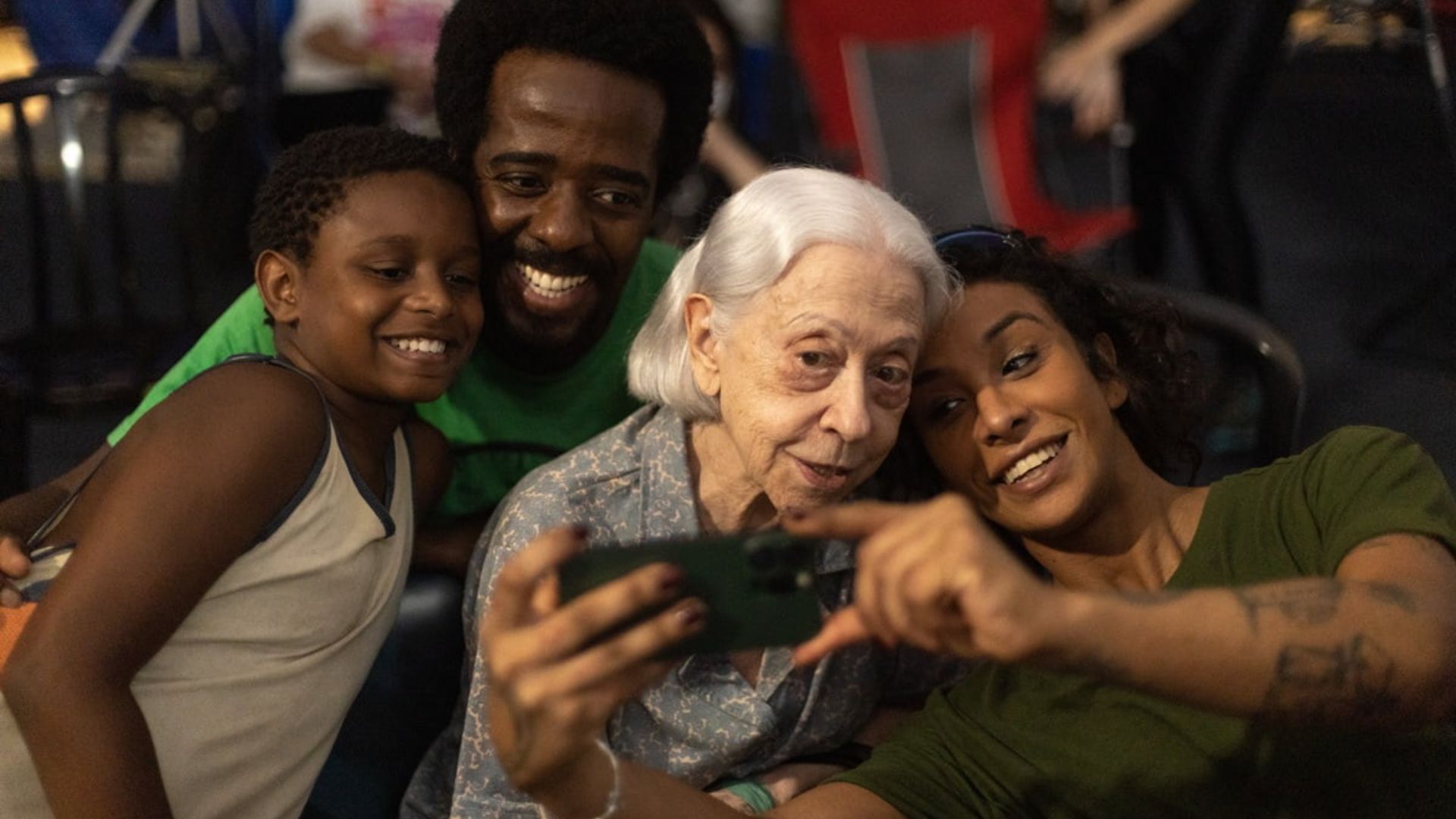 Com Fernanda Montenegro, Vitória estreia no topo das bilheterias brasileiras