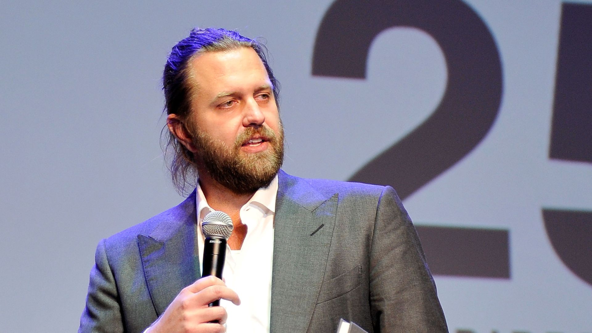 Carl Erik Rinsch foi preso sob acusação de desviar US$ 11 milhões destinados para série da Netflix