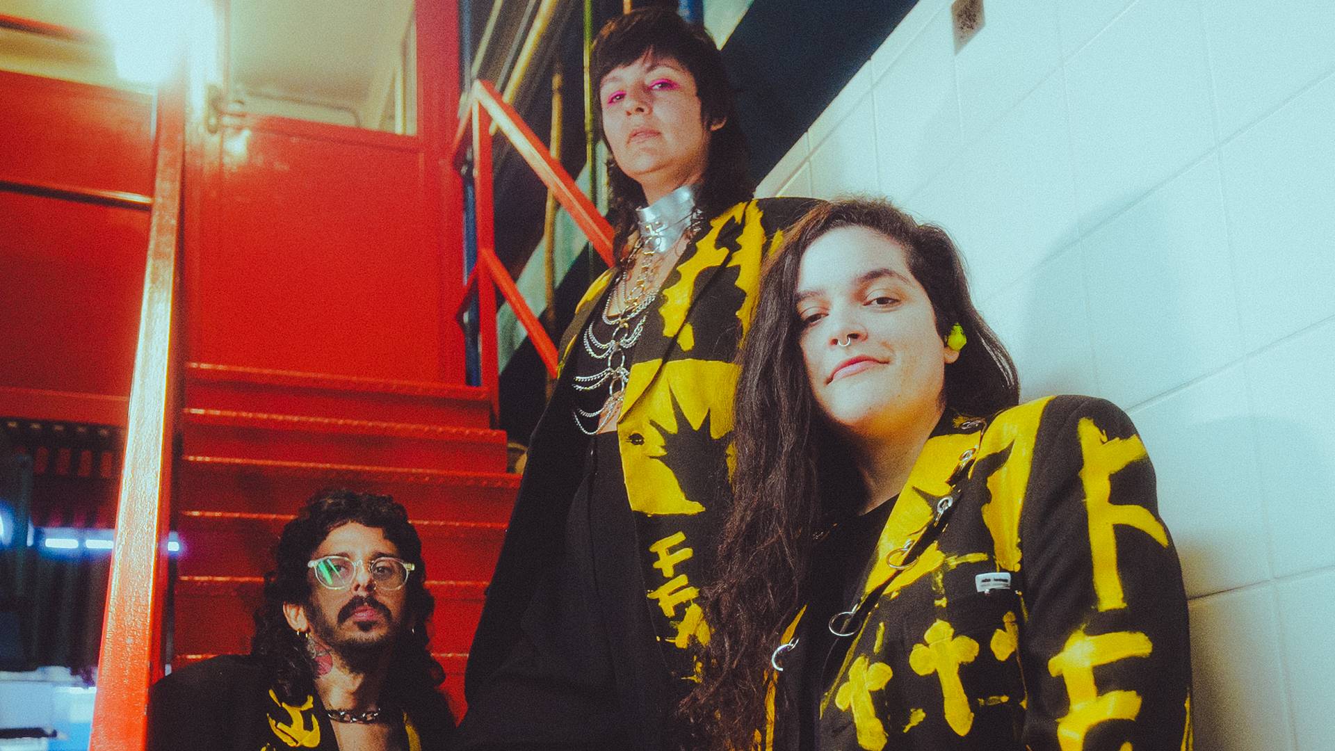 Far From Alaska (E-D): Rafael Brasil, Cris Botarelli e Emmily Barreto