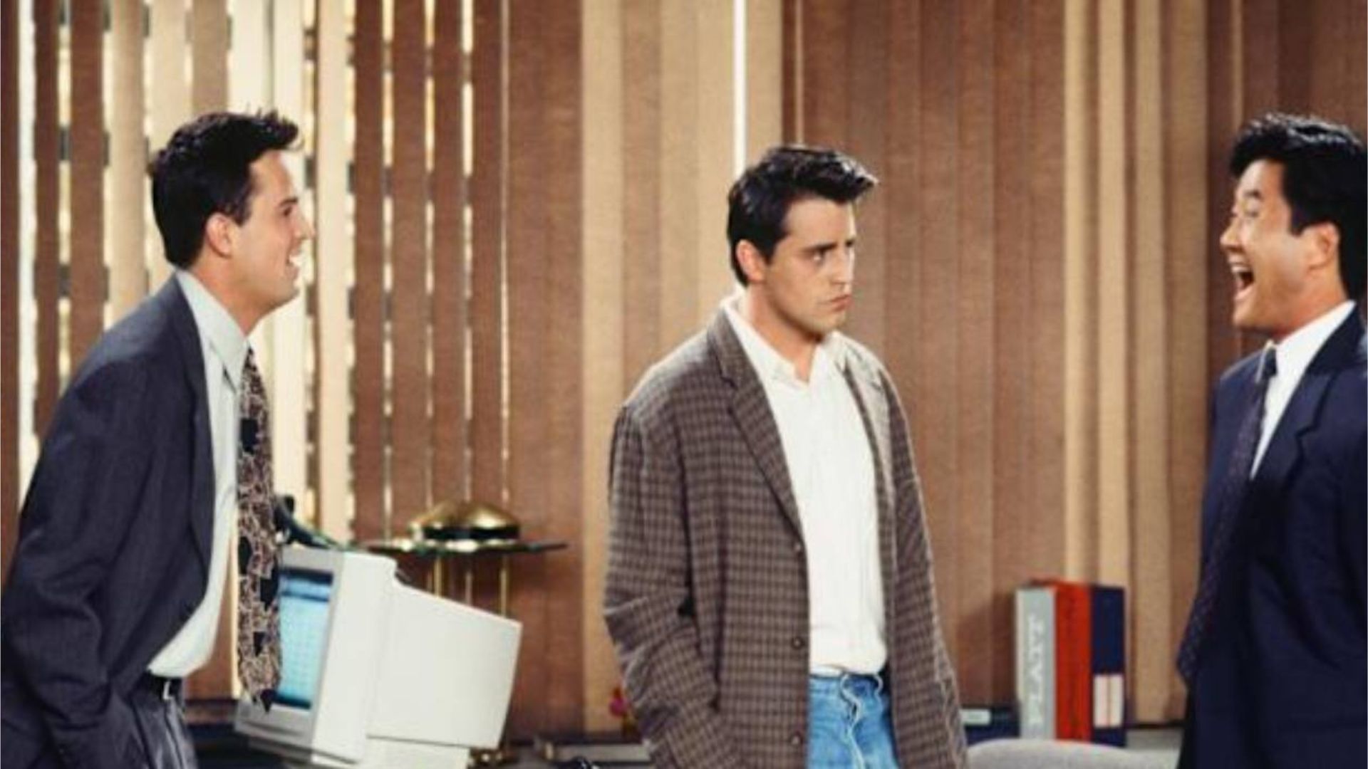 Matt LeBlanc, Matthew Perry e Steve Park em 'Friends'