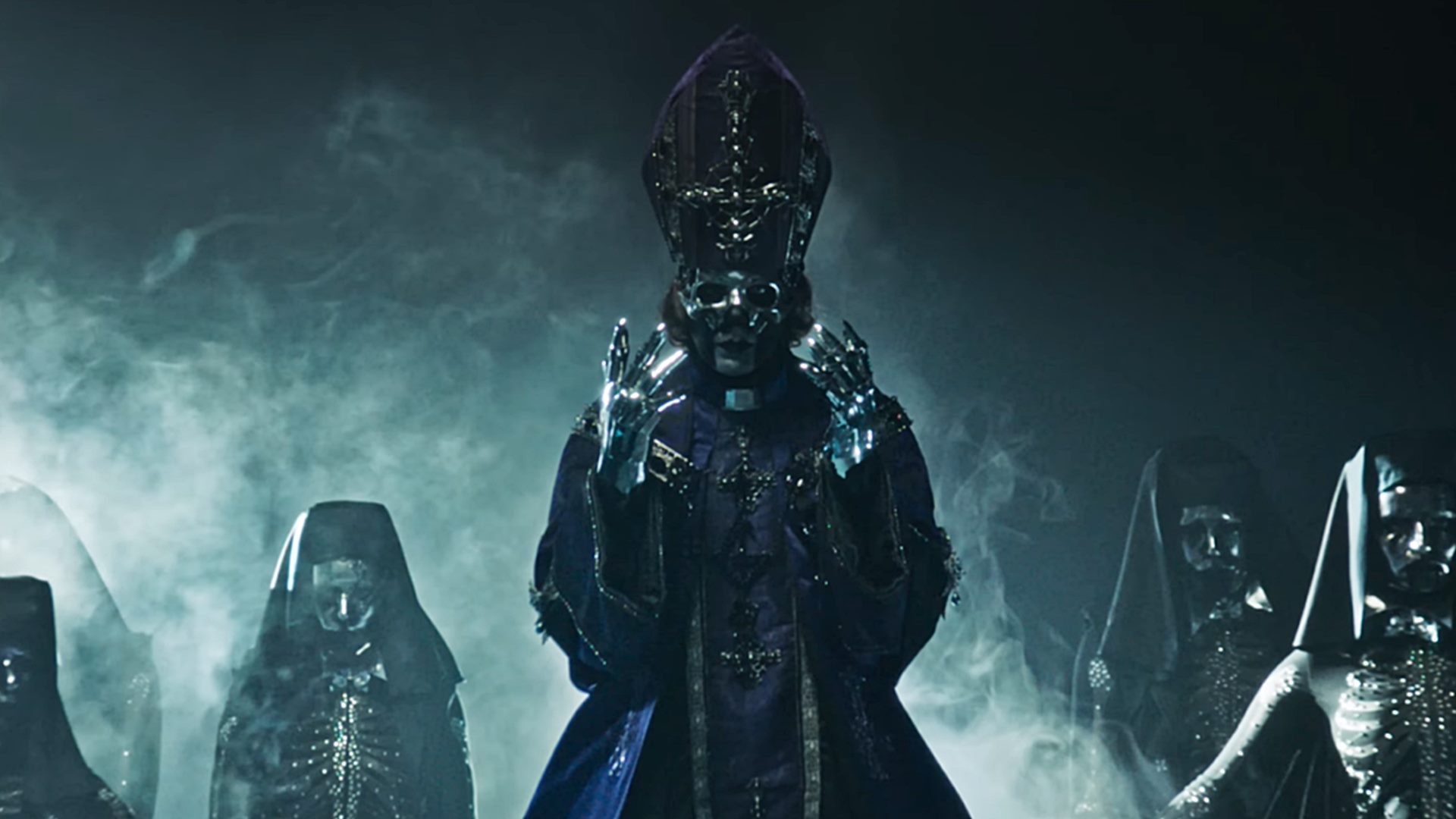 Ghost no clipe de "Satanized"