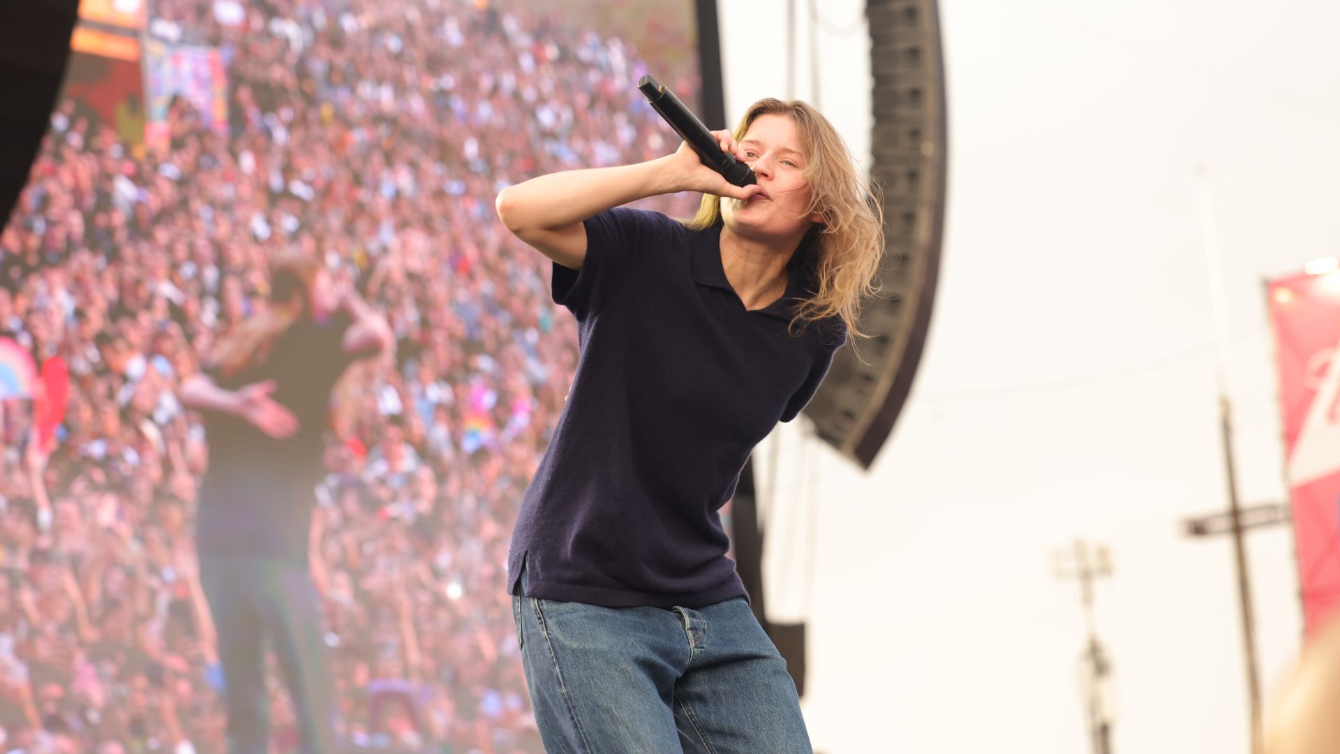 Girl in Red se apresenta no Palco Budweiser do Lollapalooza Brasil 2025
