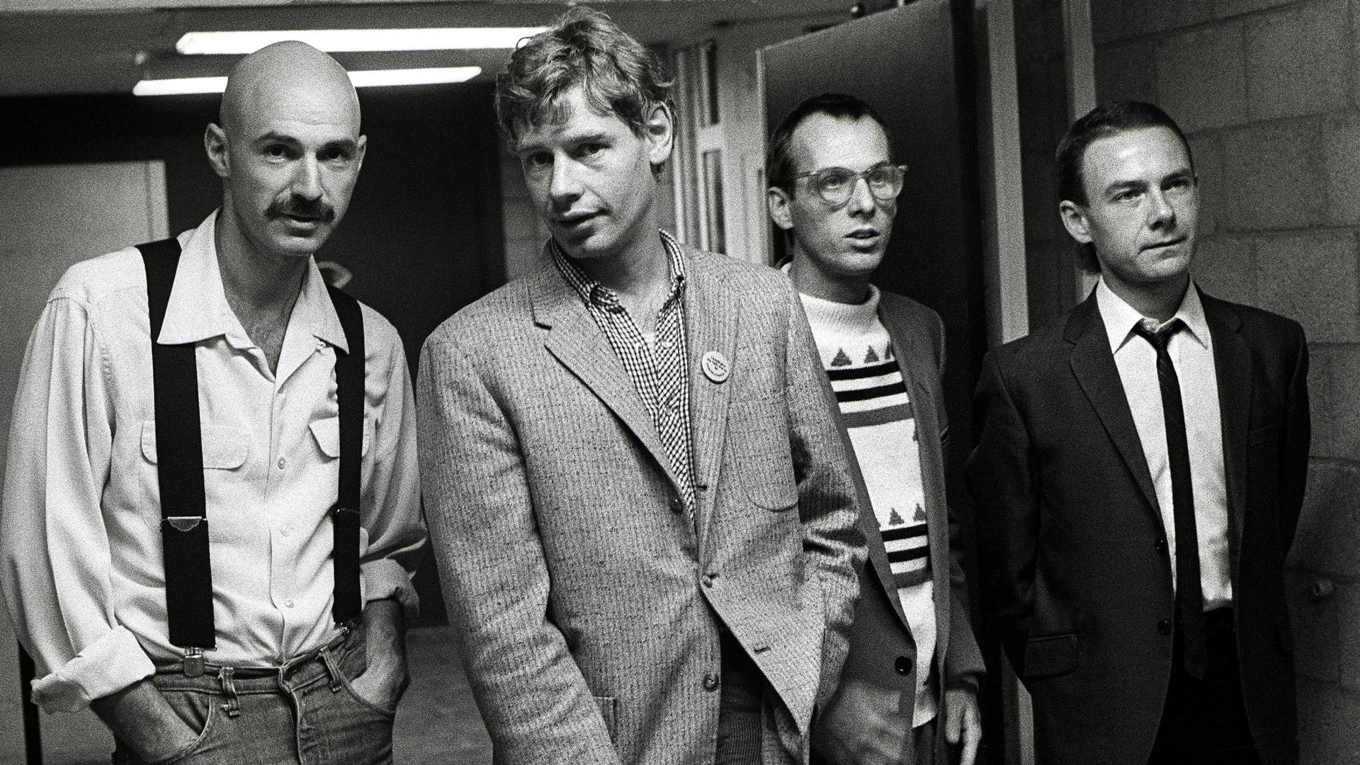 King Crimson em 1981 (E-D): Tony Levin, Bill Bruford, Adrian Belew e Robert Fripp