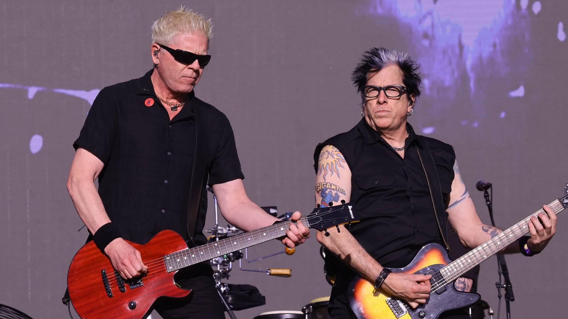 Dexter Holland e Noodles, do Offspring, durante show