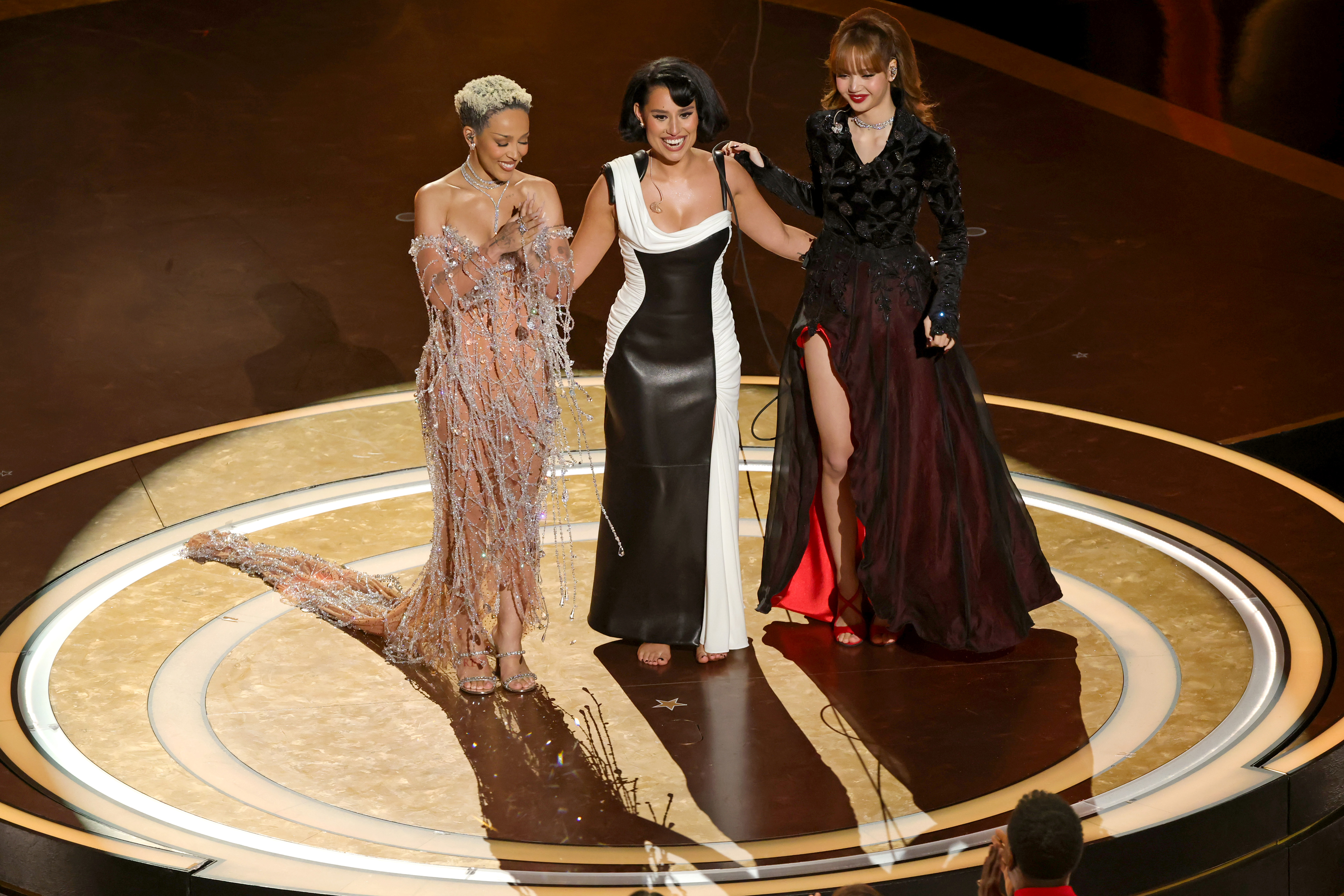 Doja Cat, Raye e Lisa (Foto: Kevin Winter/Getty Images)