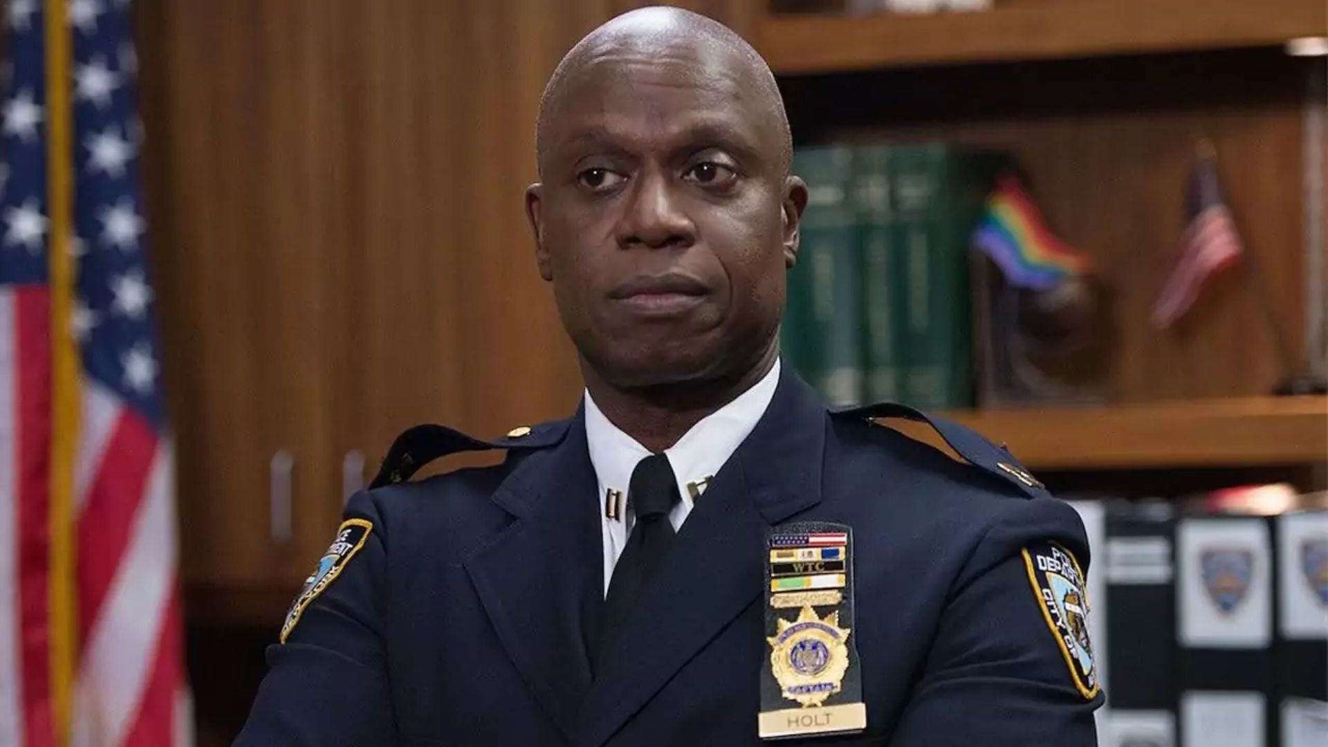 Por que Andre Braugher, de Brooklyn Nine-Nine, é homenageado em Assassinato na Casa Branca?