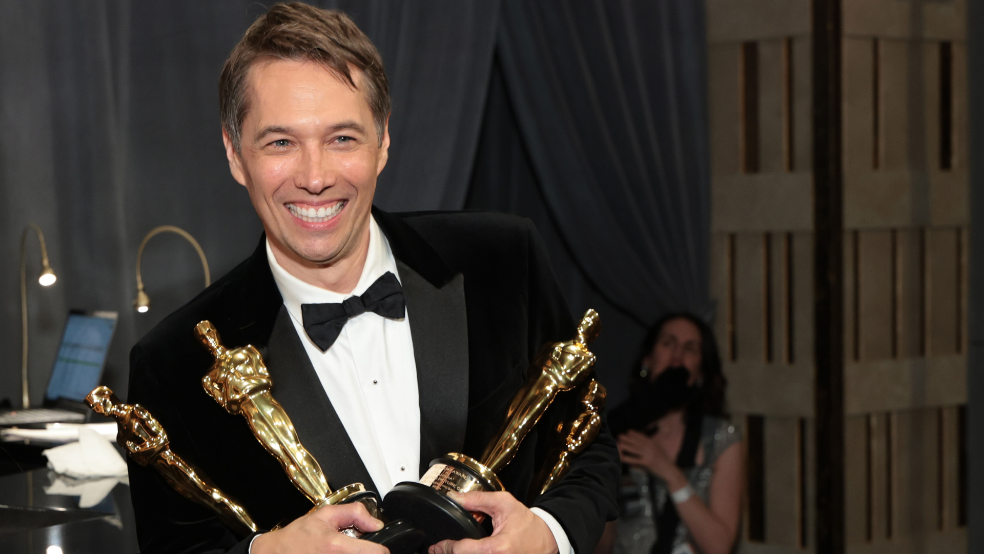Vencedor do Oscar por Anora, Sean Baker enfrenta polêmica inesperada