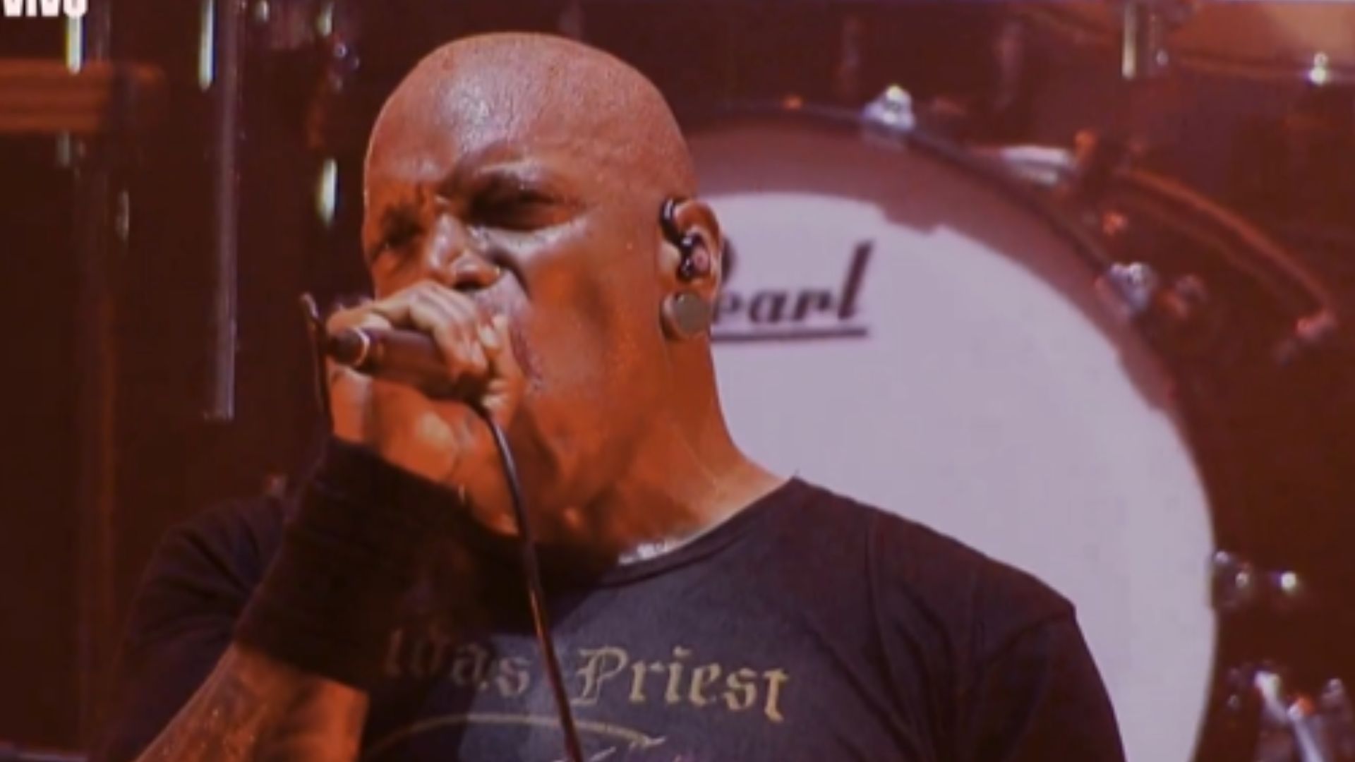 Derrick Green em show do Sepultura no Lollapalooza Brasil 2025