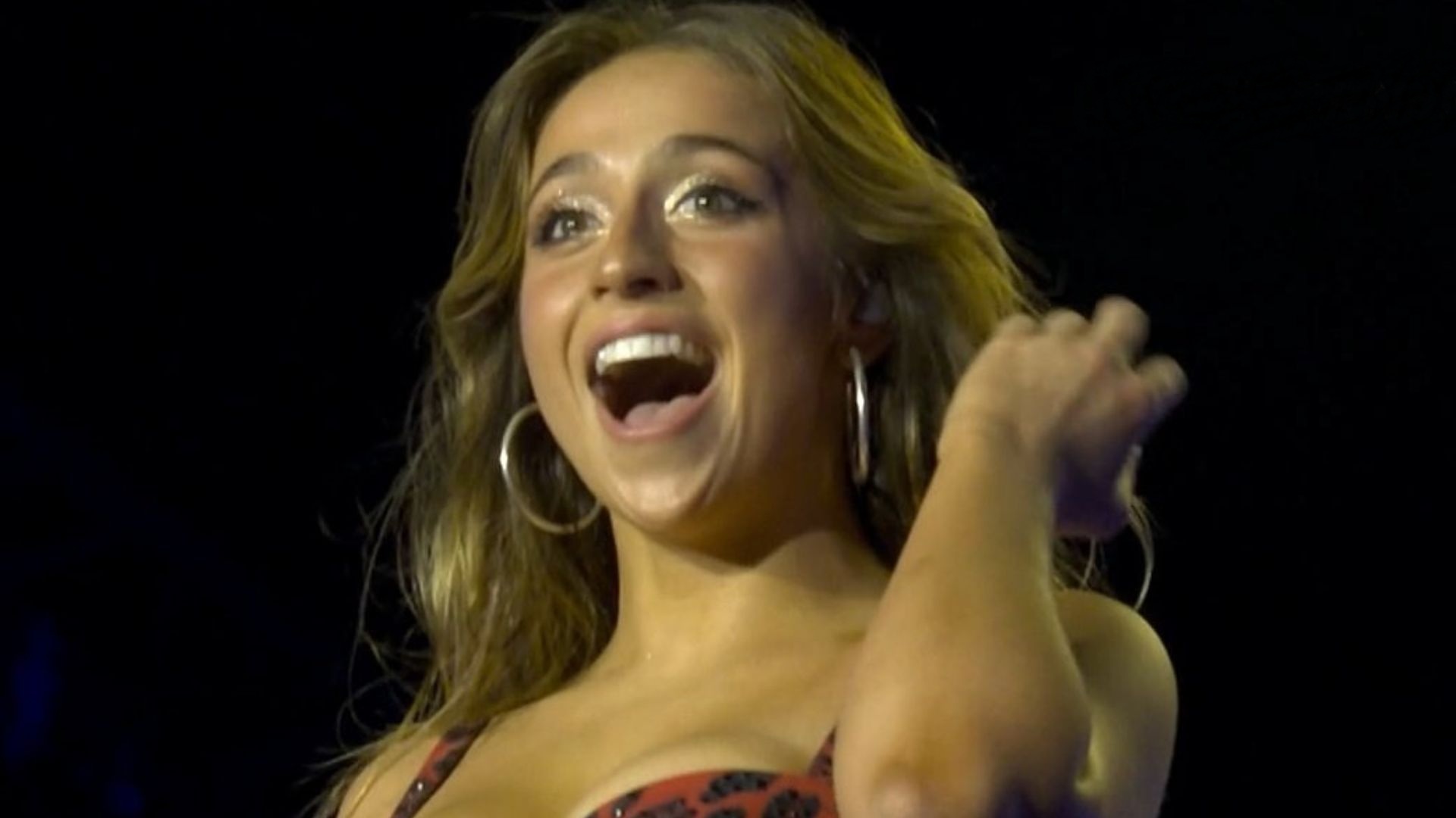 No Lollapalooza, Tate McRae faz performance coreografada, mas sem brilho