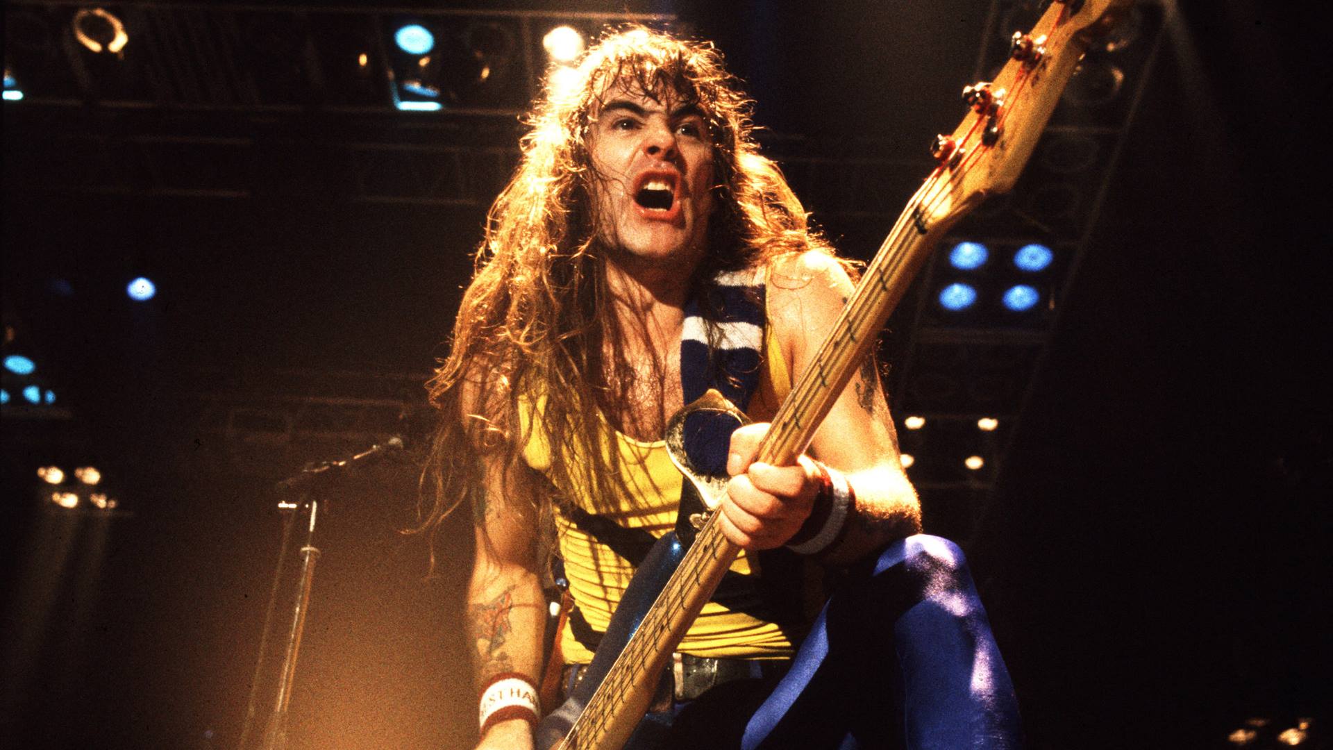 Steve Harris, baixista do Iron Maiden, em 1987
