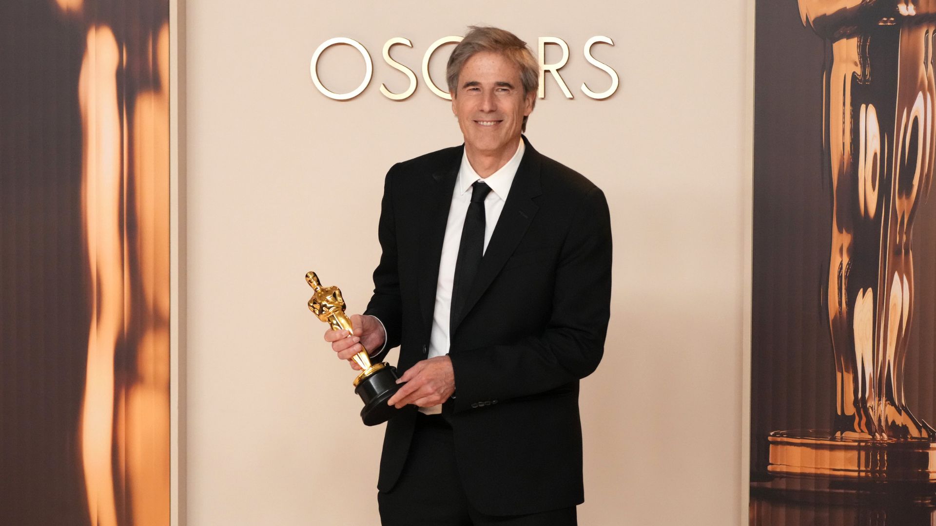 Walter Salles homenageia Fernanda Torres e Fernanda Montenegro em discurso no Oscar