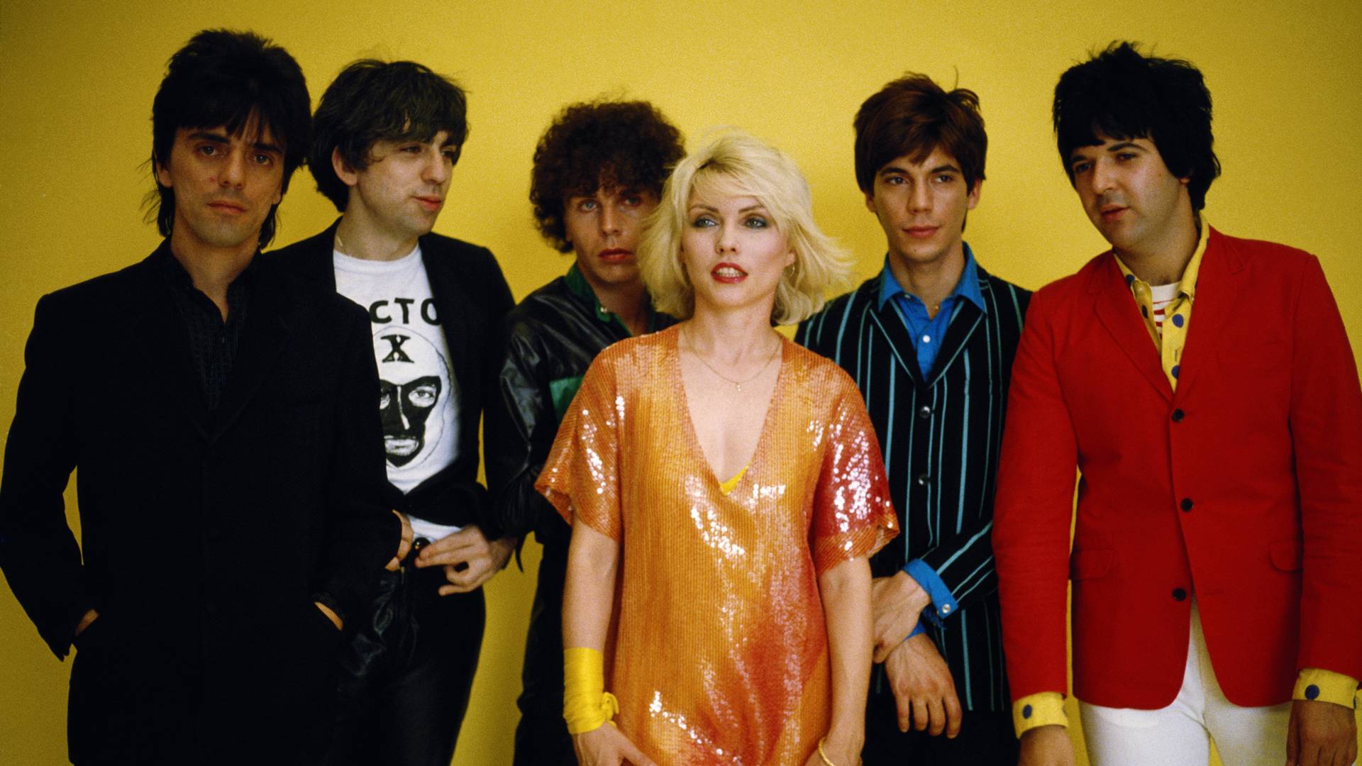 Blondie em 1979 (E-D): Frank Infante, Chris Stein, Nigel Harrison, Debbie Harry, Jimmy Destri e Clem Burke