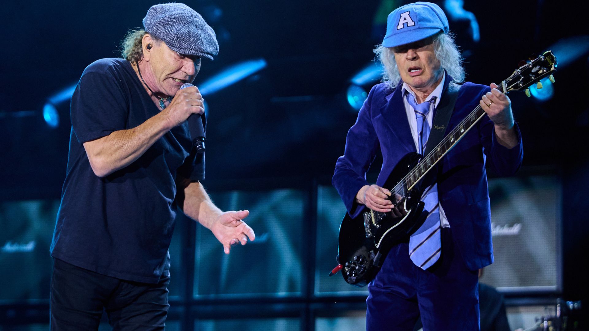 Brian Johnson e Angus Young, do AC/DC, em show nos Estados Unidos