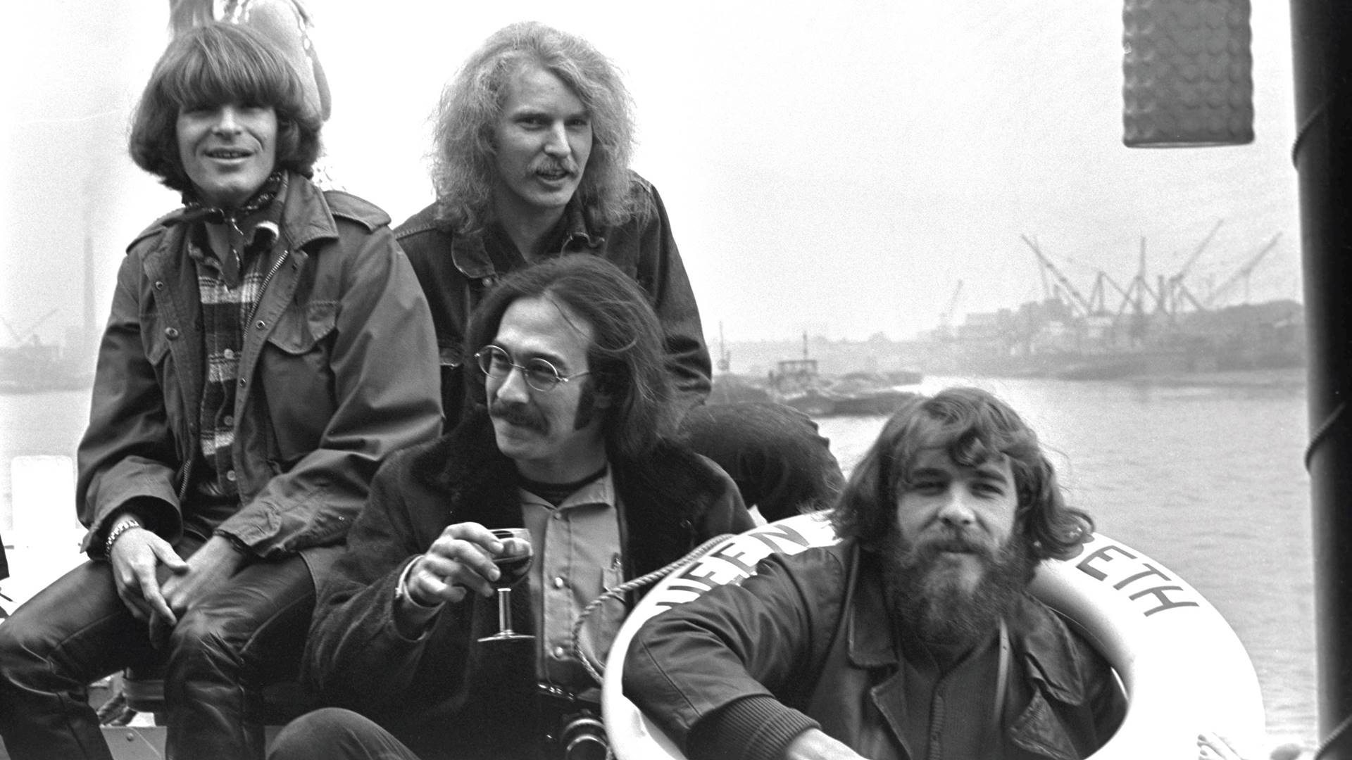 Creedence Clearwater Revival em 1970 (E-D): John Fogerty, Tom Fogerty, Stu Cook, Doug Clifford