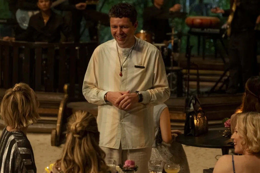 Christian Friedel como Fabian em The White Lotus