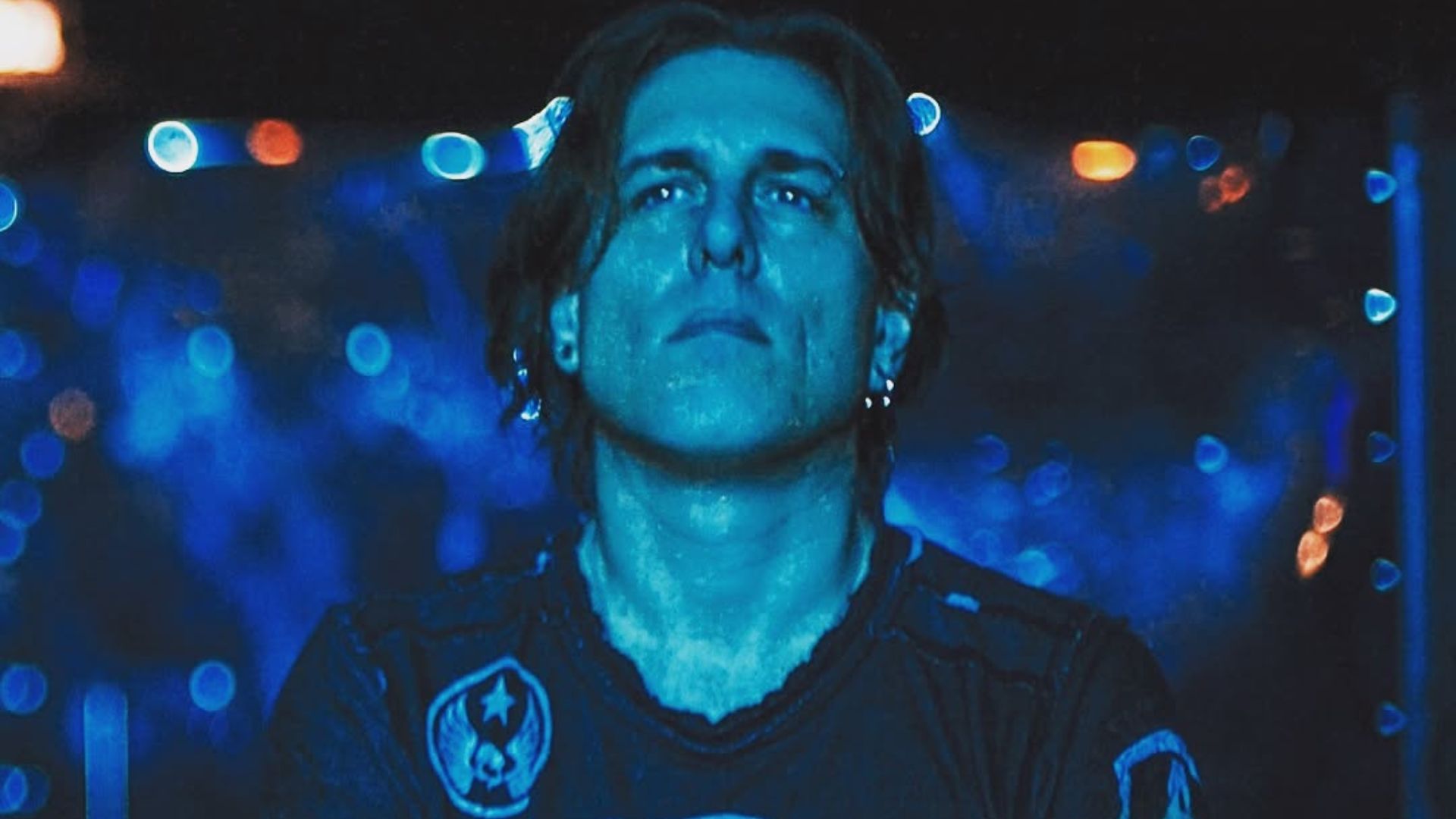 'Fui feito refém': como um roqueiro de metal americano chegou à prisão russa