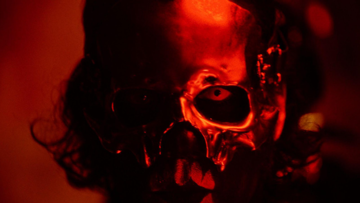 Ghost no videoclipe de “Lachryma”