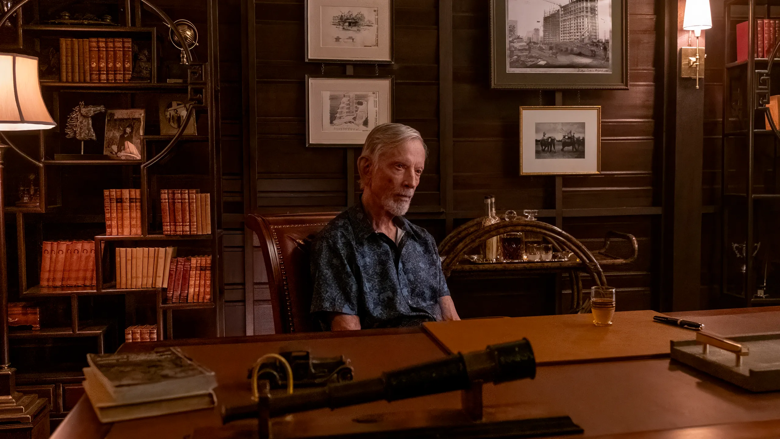 Scott Glenn como Jim Hollinger em The White Lotus