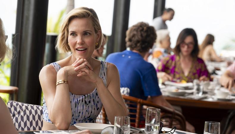 Leslie Bibb como Kate Bohr em The White Lotus