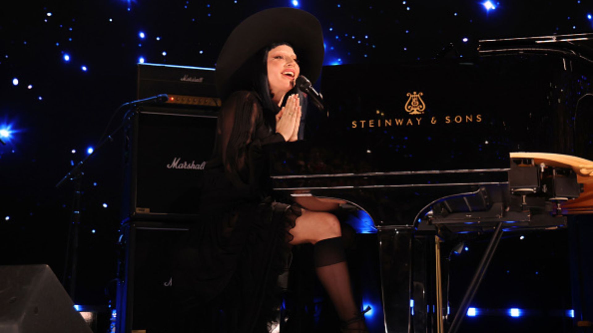 Lady Gaga em apresentação beneficente na Califórnia