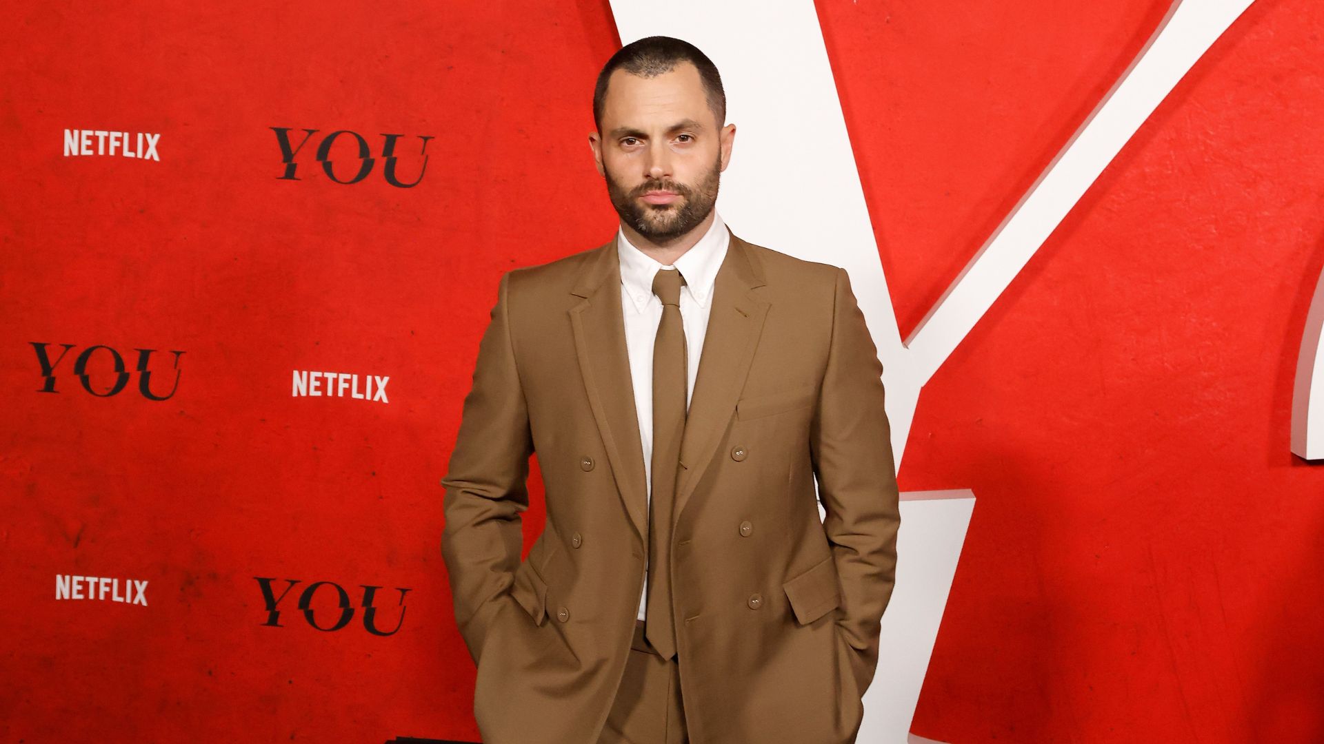 Penn Badgley fala sobre impacto emocional de viver Dan em 'Gossip Girl'