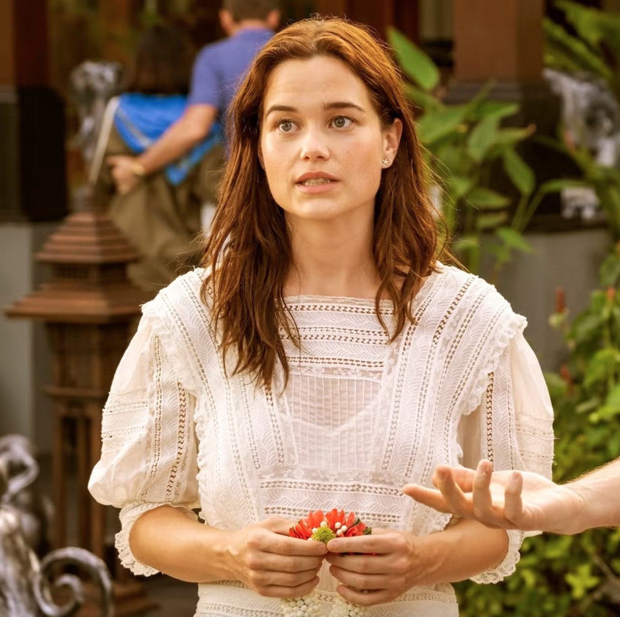 Sarah Catherine Hook como Piper Ratliff em The White Lotus