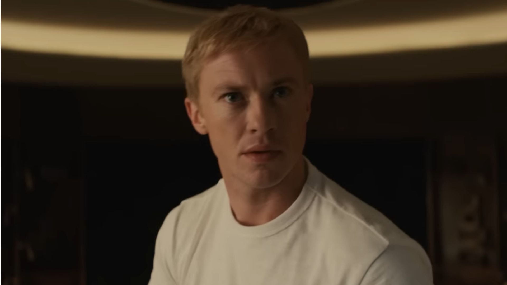 Joseph Quinn, que interpreta o Tocha Humana (Foto: Reprodução)