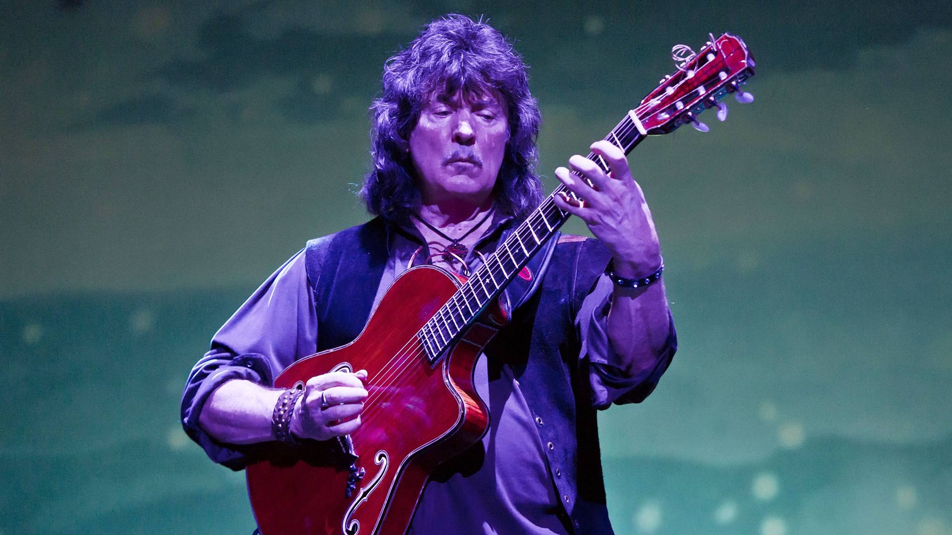 Ritchie Blackmore com o Blackmore's Night em 2016 - Foto: Frank Hoensch / Redferns
