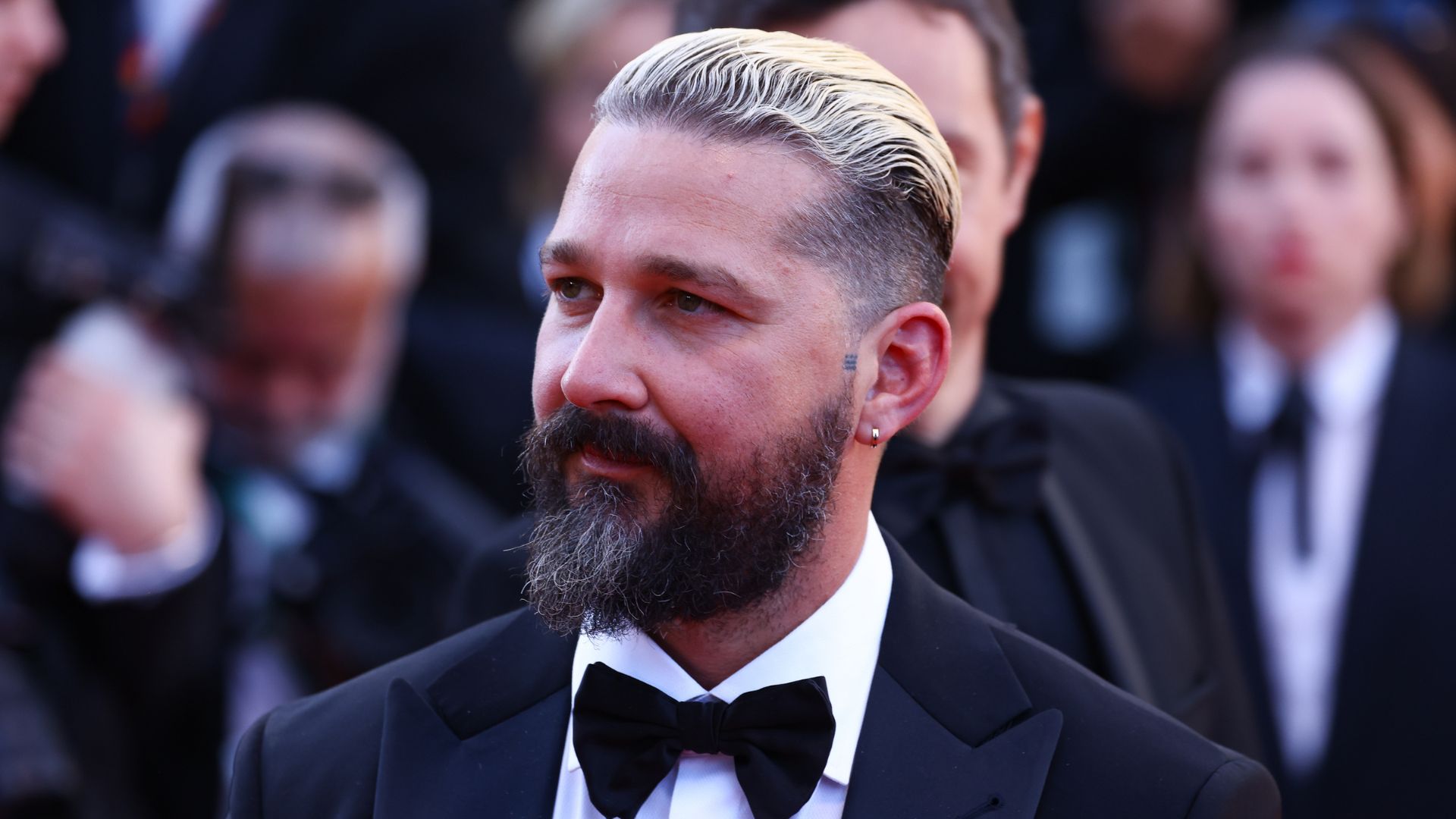 Shia LaBeouf diz que ‘a prisão será mais uma aventura’ após polêmicas