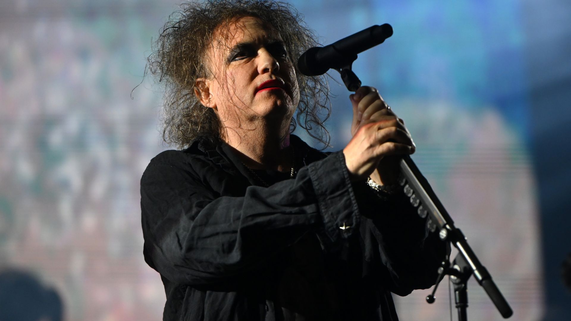 Robert Smith, do The Cure, se apresenta durante o Riot Fest 2023