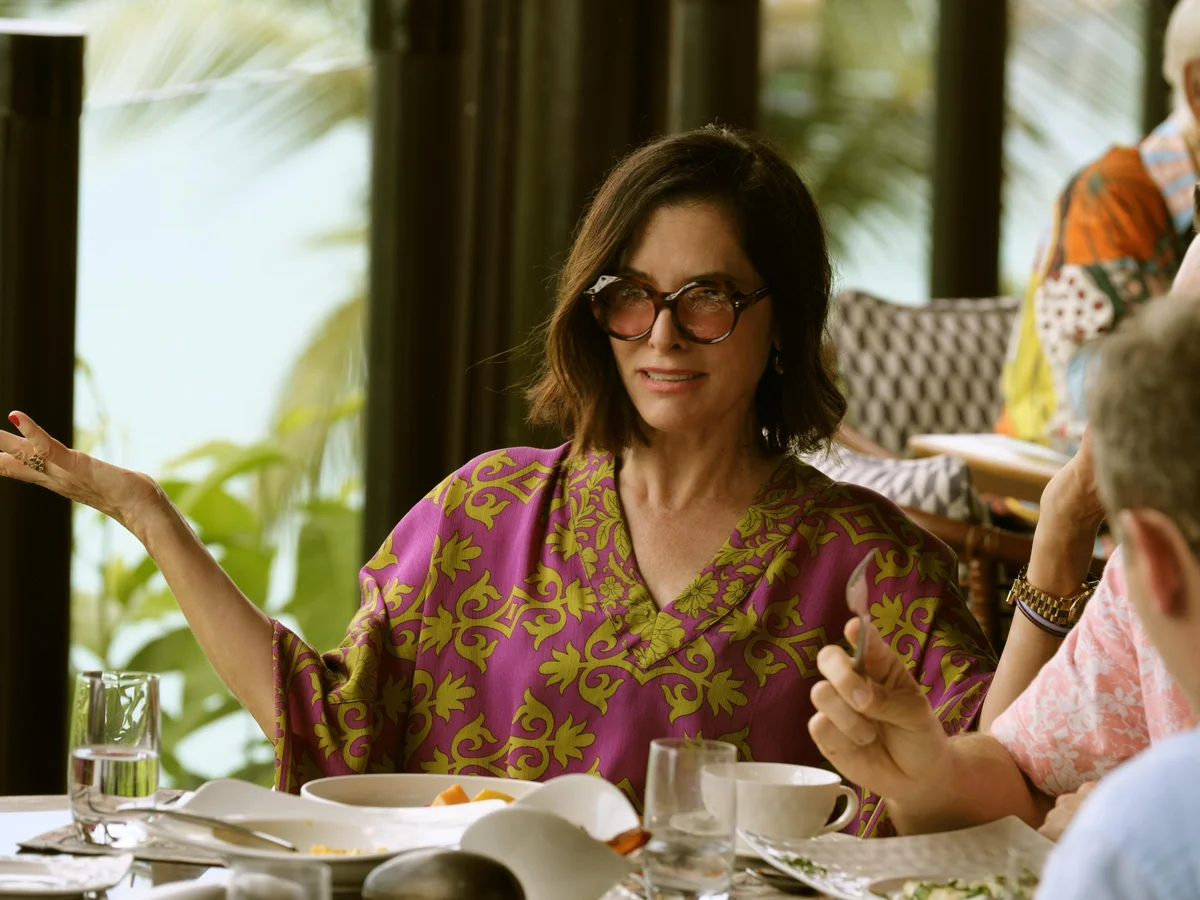 Parker Posey como Victoria Ratliff em The White Lotus