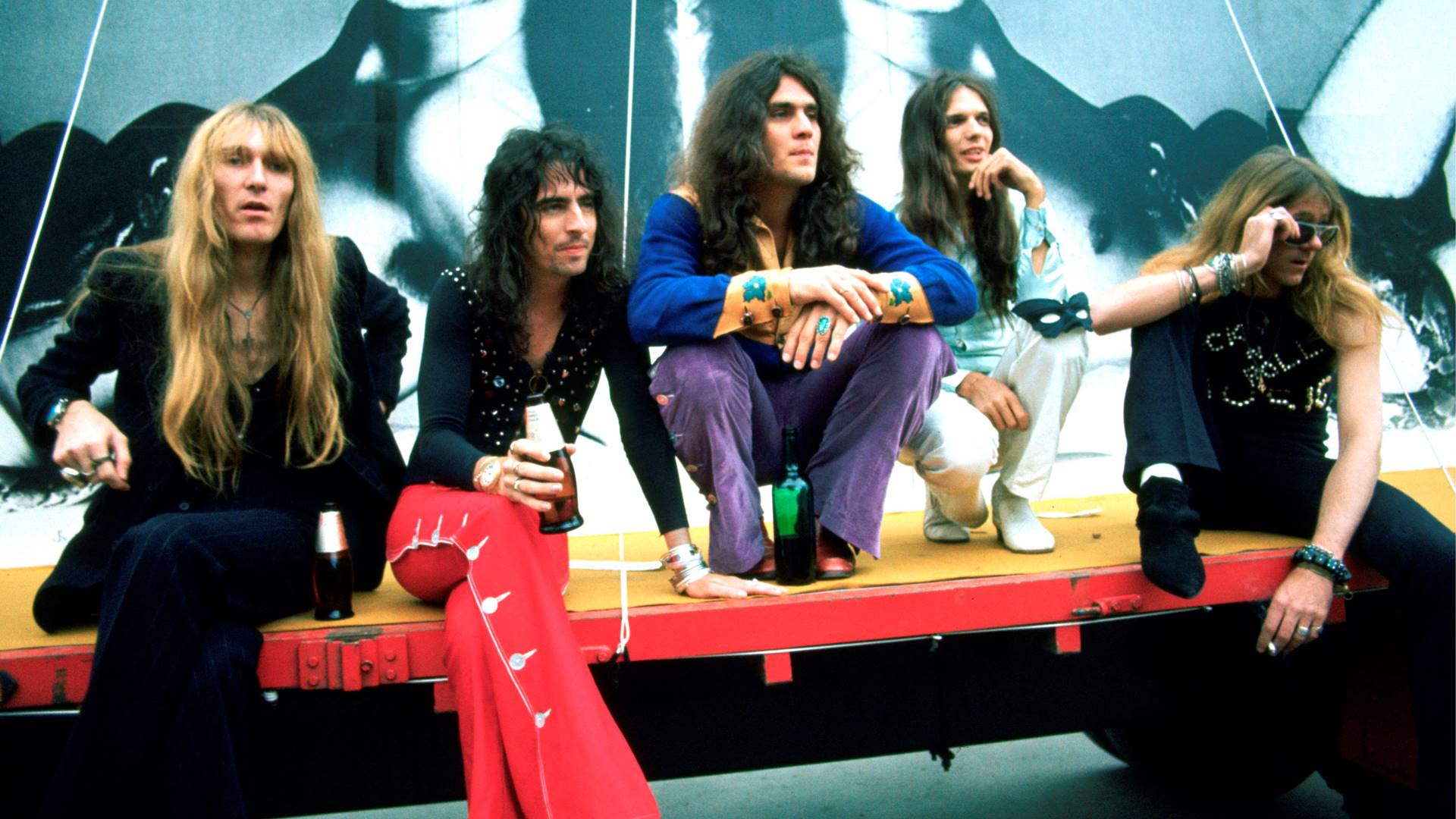 Alice Cooper Band em 1972 (E-D): Glen Buxton, Alice Cooper, Michael Bruce, Dennis Dunaway e Neal Smith