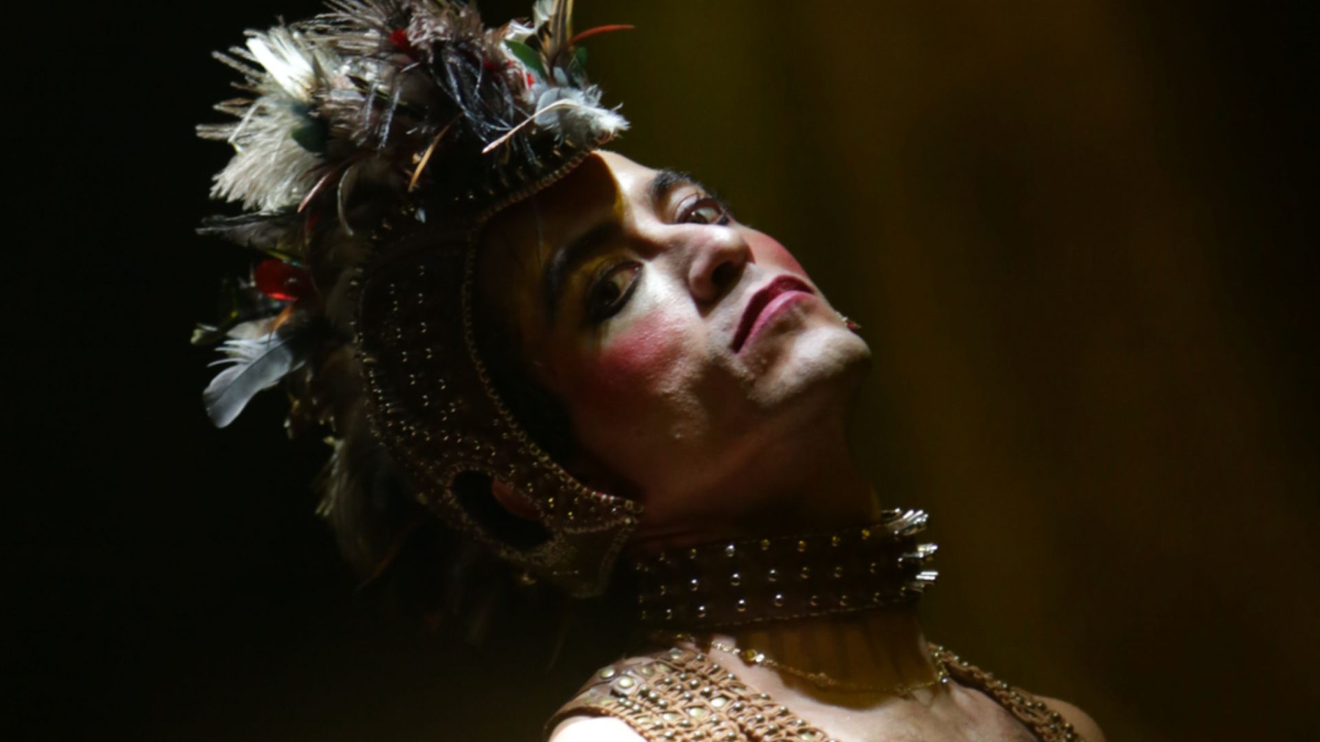 Diretor de Homem com H detalha transformação de Jesuíta Barbosa em Ney Matogrosso: 'São explosões no palco ou em cena'