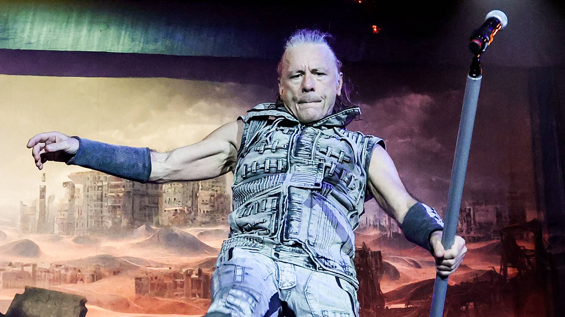 Bruce Dickinson, vocalista do Iron Maiden, em 2023