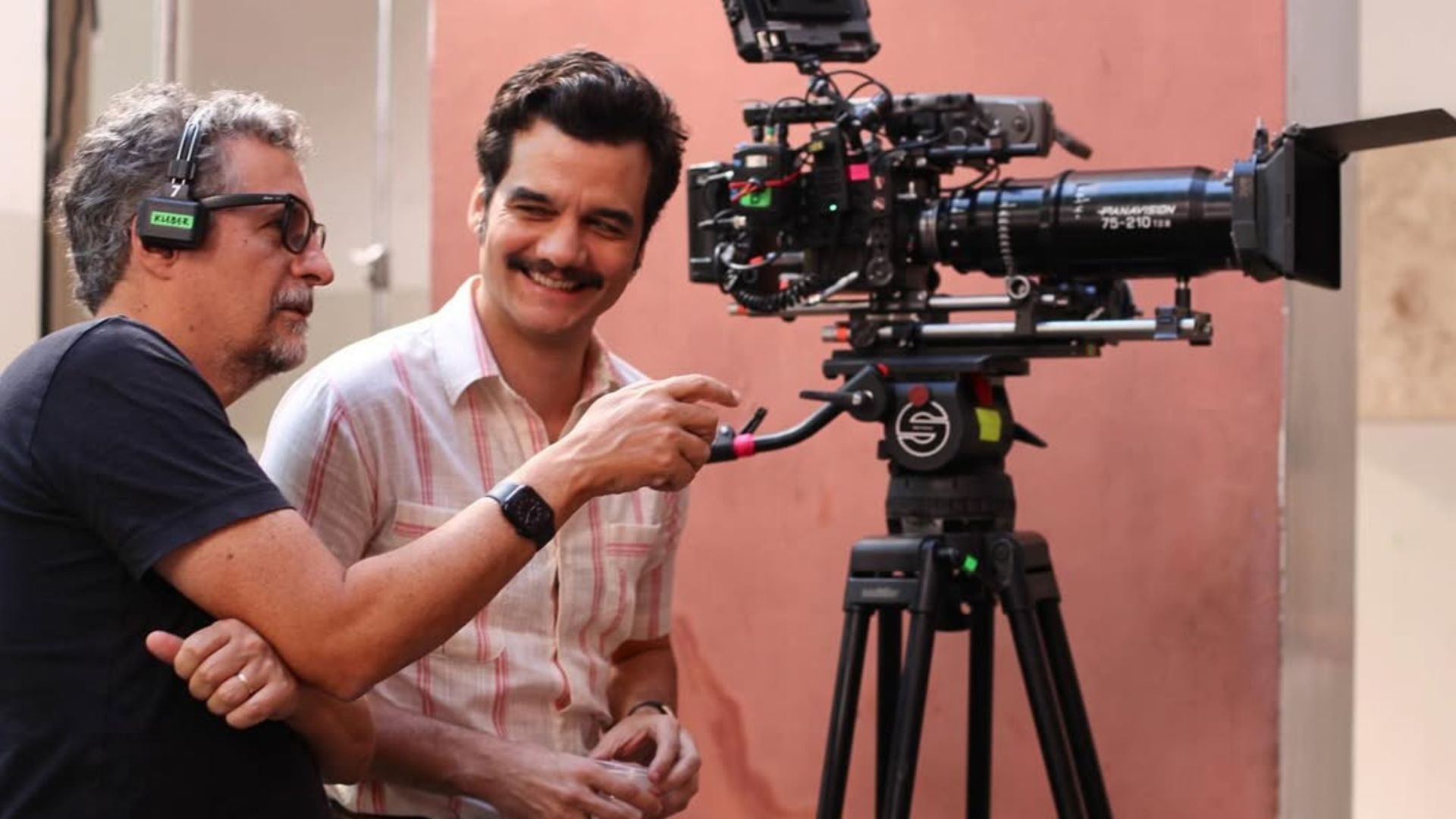 Kleber Mendonça Filho e Wagner Moura se reúnem para a estreia de O Agente Secreto no Festival de Cannes