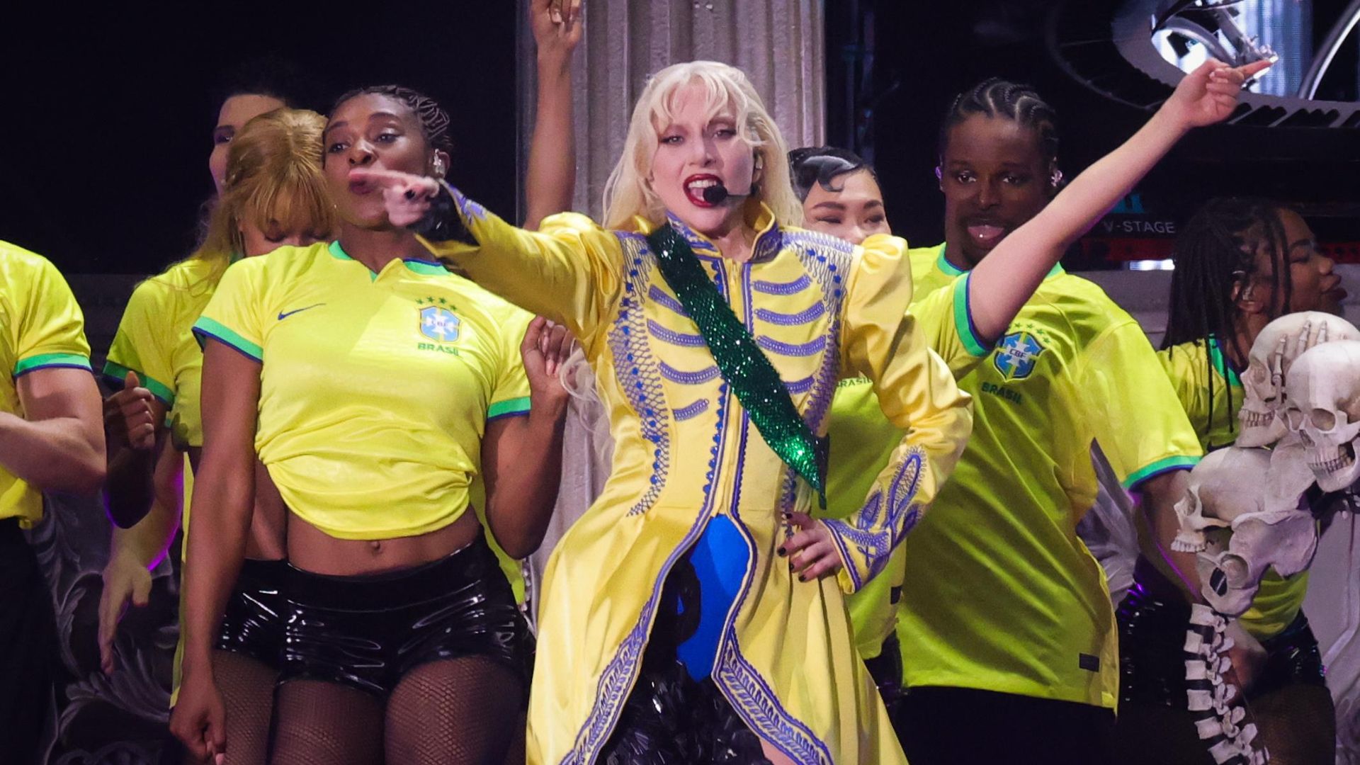 Lady Gaga declara o seu amor ao Brasil e faz o mundo de testemunha (Foto: Brazil News)