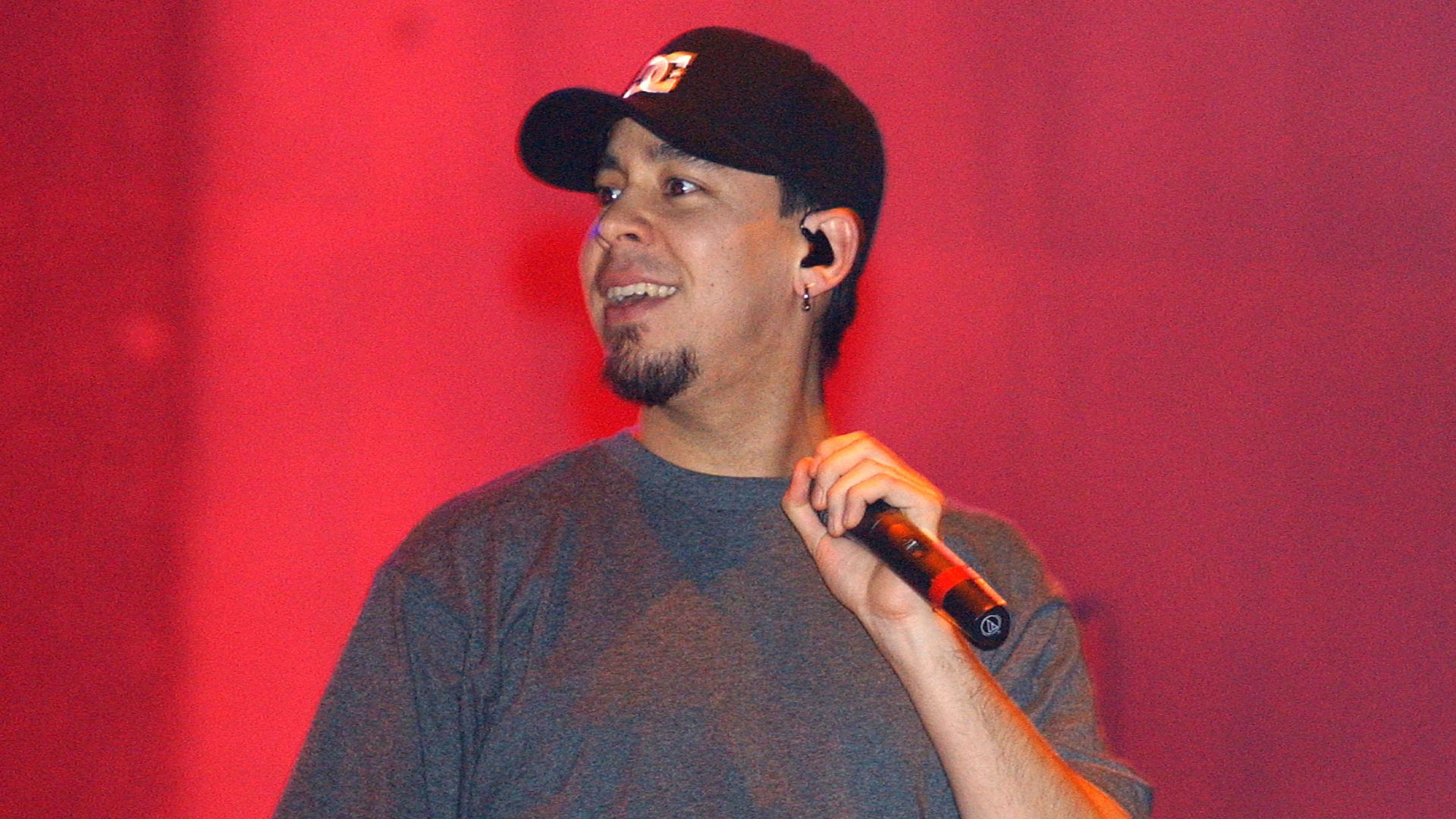 Mike Shinoda, do Linkin Park, em 2004