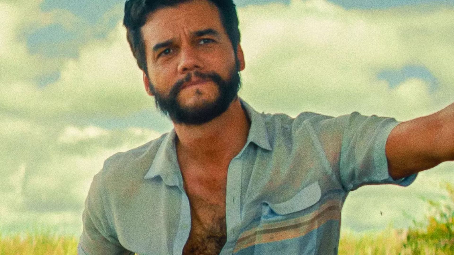 O Agente Secreto, longa de Kleber Mendonça Filho com Wagner Moura, ganha novo trailer destacando vitórias em Cannes