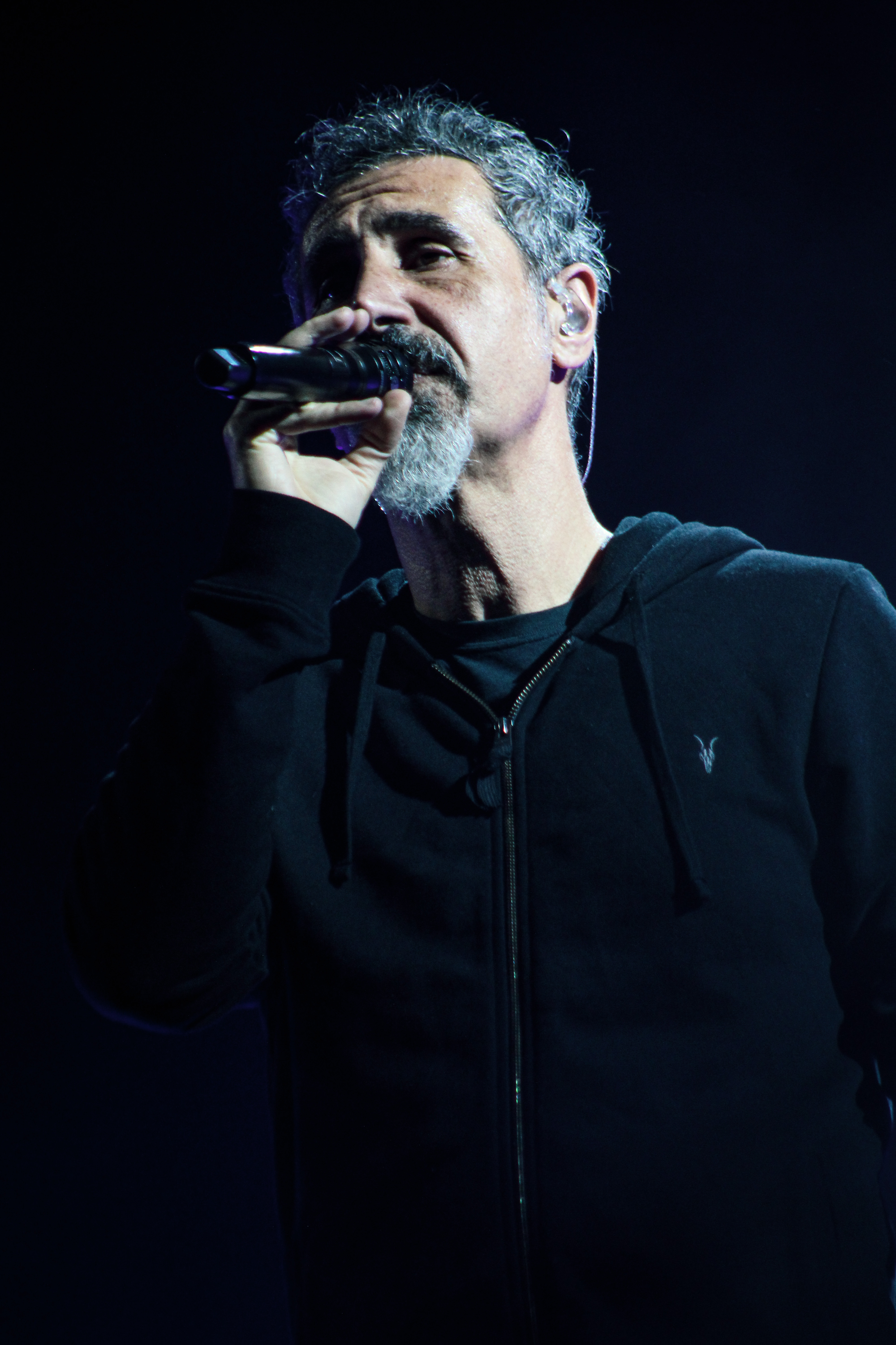 Serj Tankian em show do System of a Down realizado em 10 de maio de 2025, no Allianz Parque