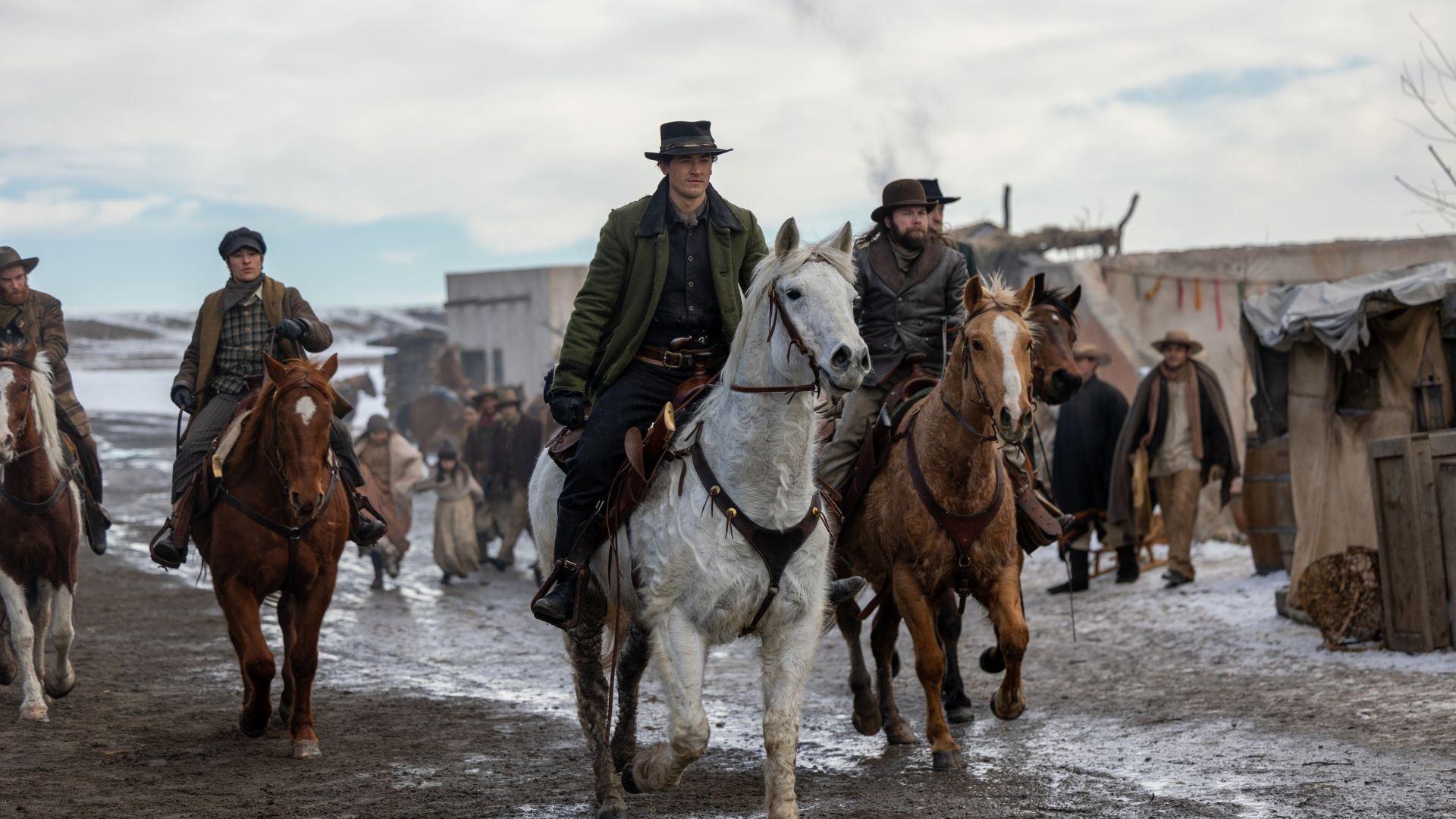 Tom Blyth revela que ouve 'punk para entrar no espírito' de Billy the Kid em série (Divulgação/MGM+)