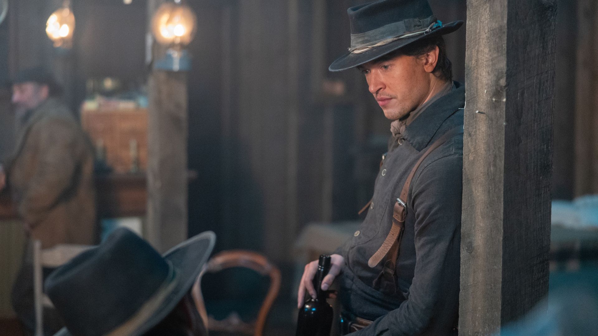 Tom Blyth revela que ouve 'punk para entrar no espírito' de Billy the Kid em série (Divulgação/MGM+)