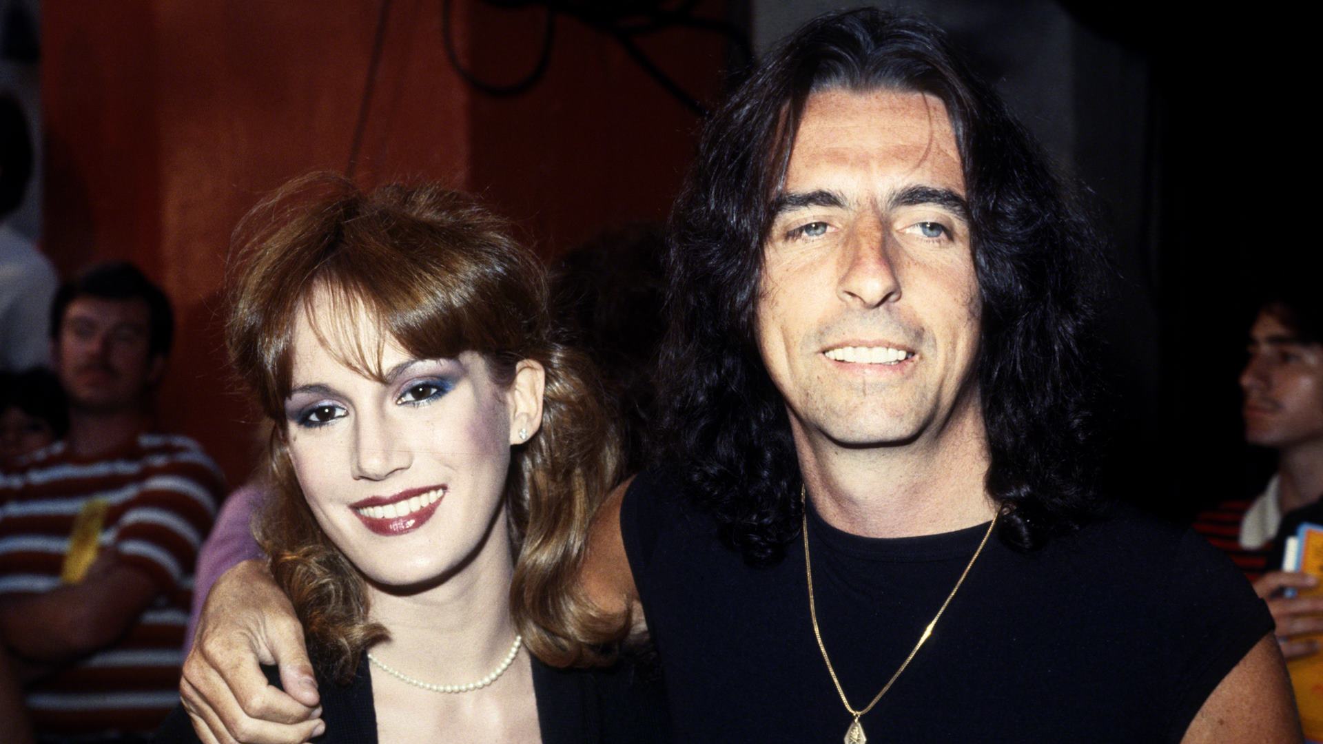 Sheryl Goddard e Alice Cooper em 1980