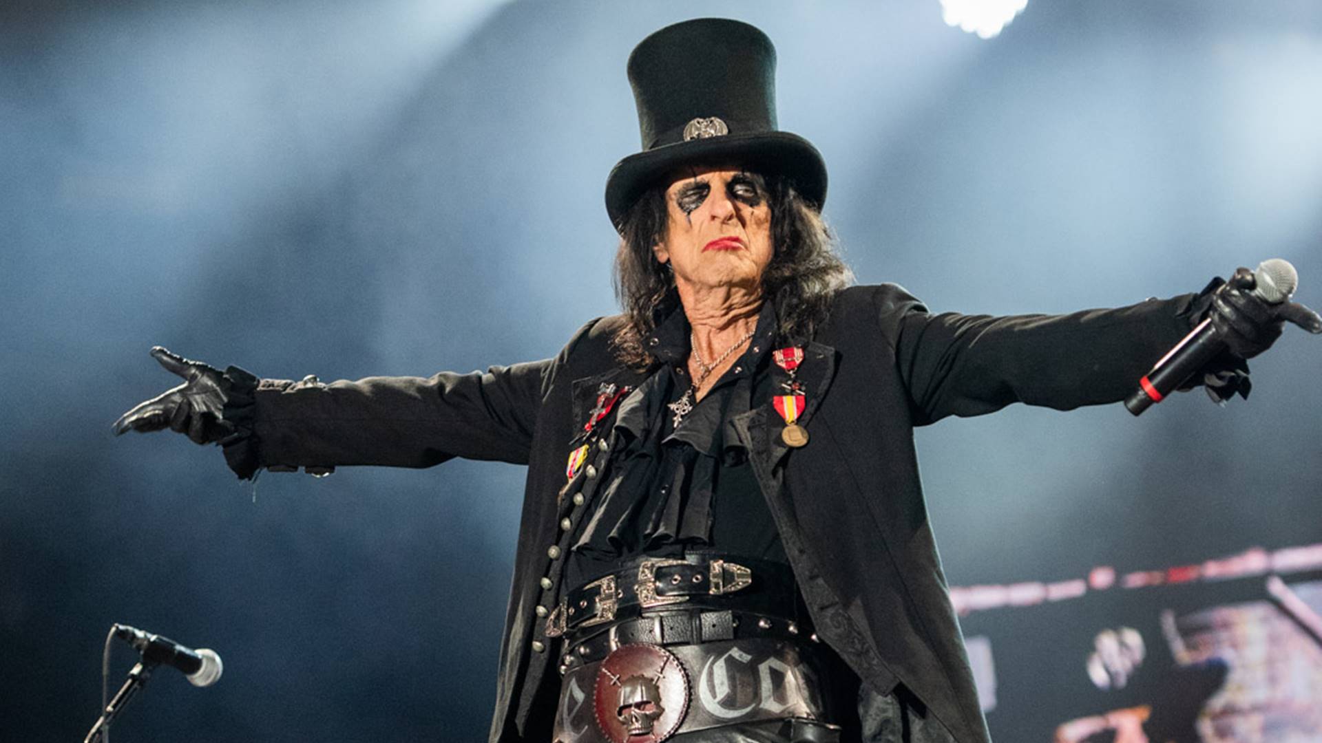 O vocalista Alice Cooper