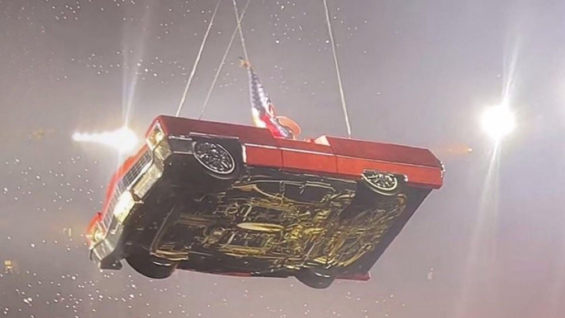 Carro voador da Beyonce sobre falha técnica em show