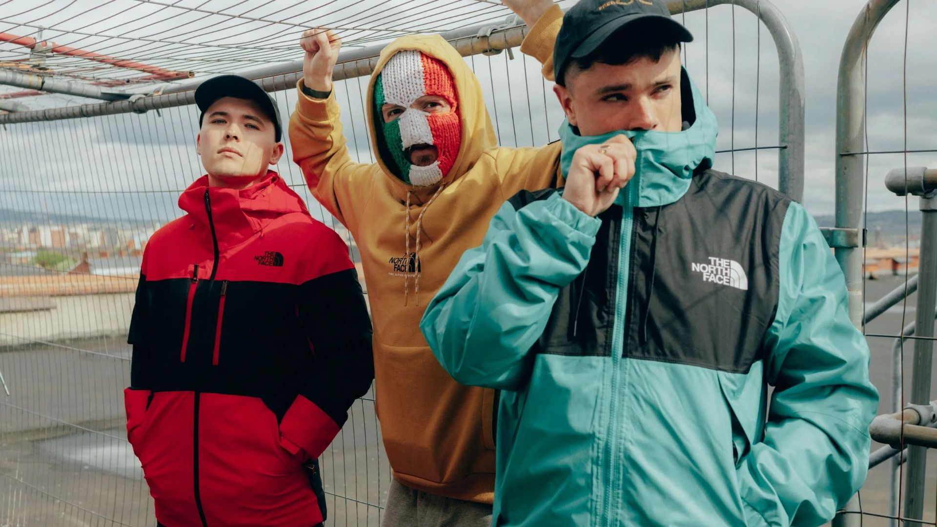 Conheça Kneecap: Música e Liberdade, filme sobre trio irlandês acusado de terrorismo