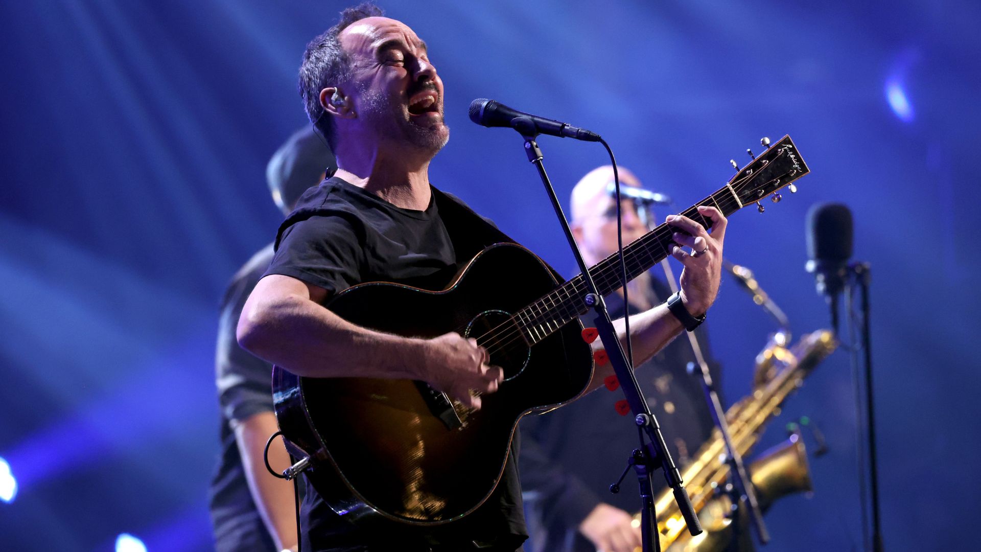 Dave Matthews Band lota plateia na primeira noite do Best of Blues and Rock