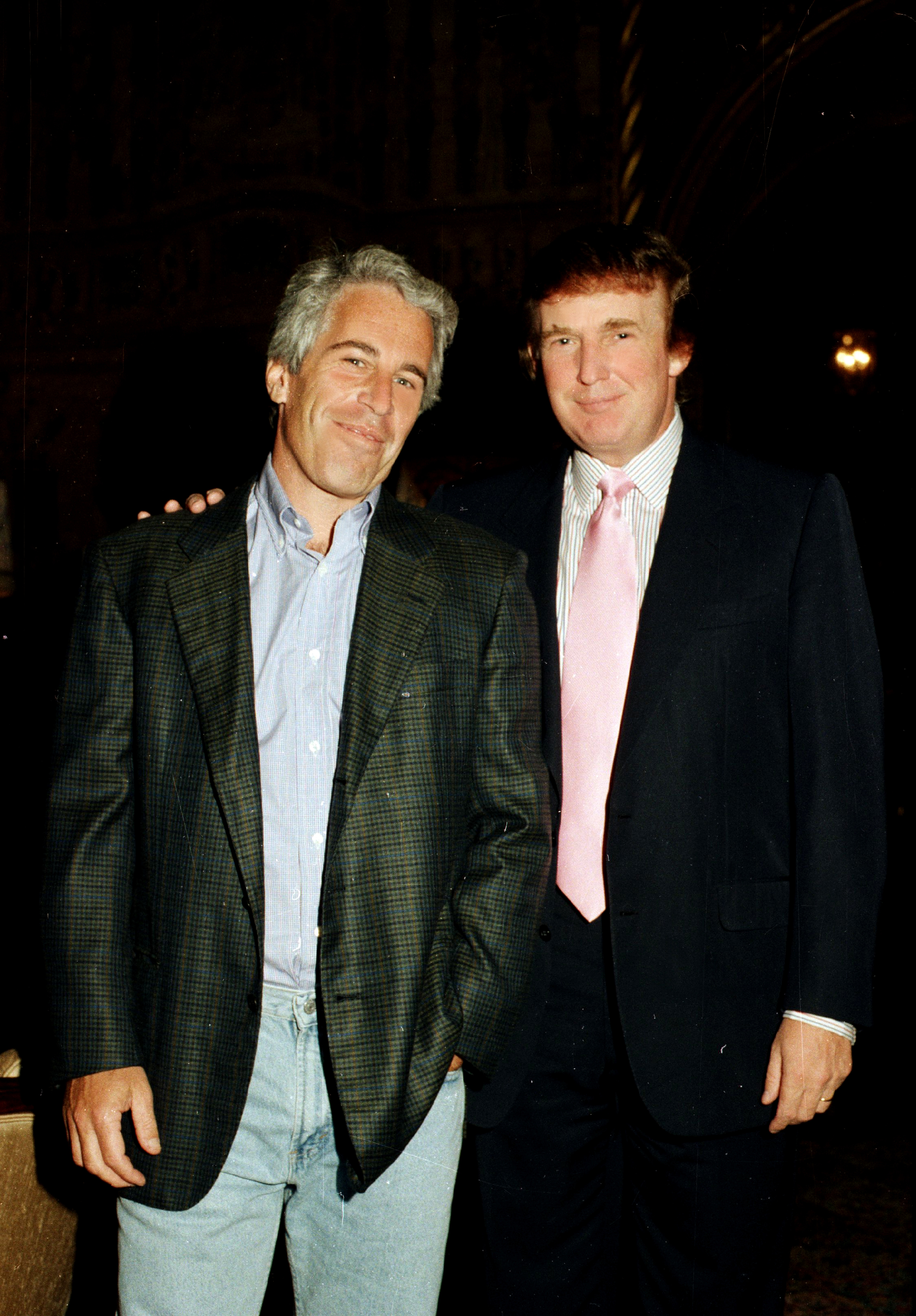 Jeffrey Epstein e Donald Trump em 1997 (Foto: Davidoff Studios/Getty Images)