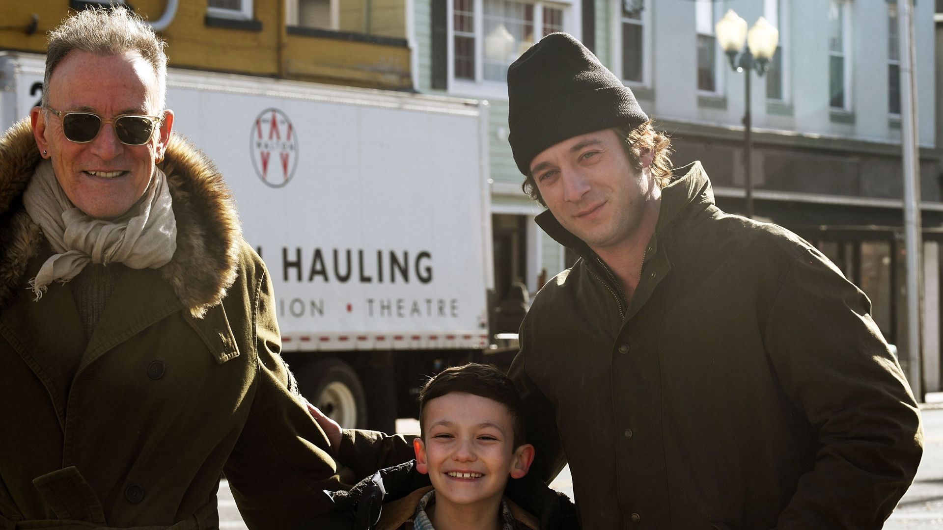 Bruce Springsteen e Jeremy Allen White no set de Deliver Me From Nowhere