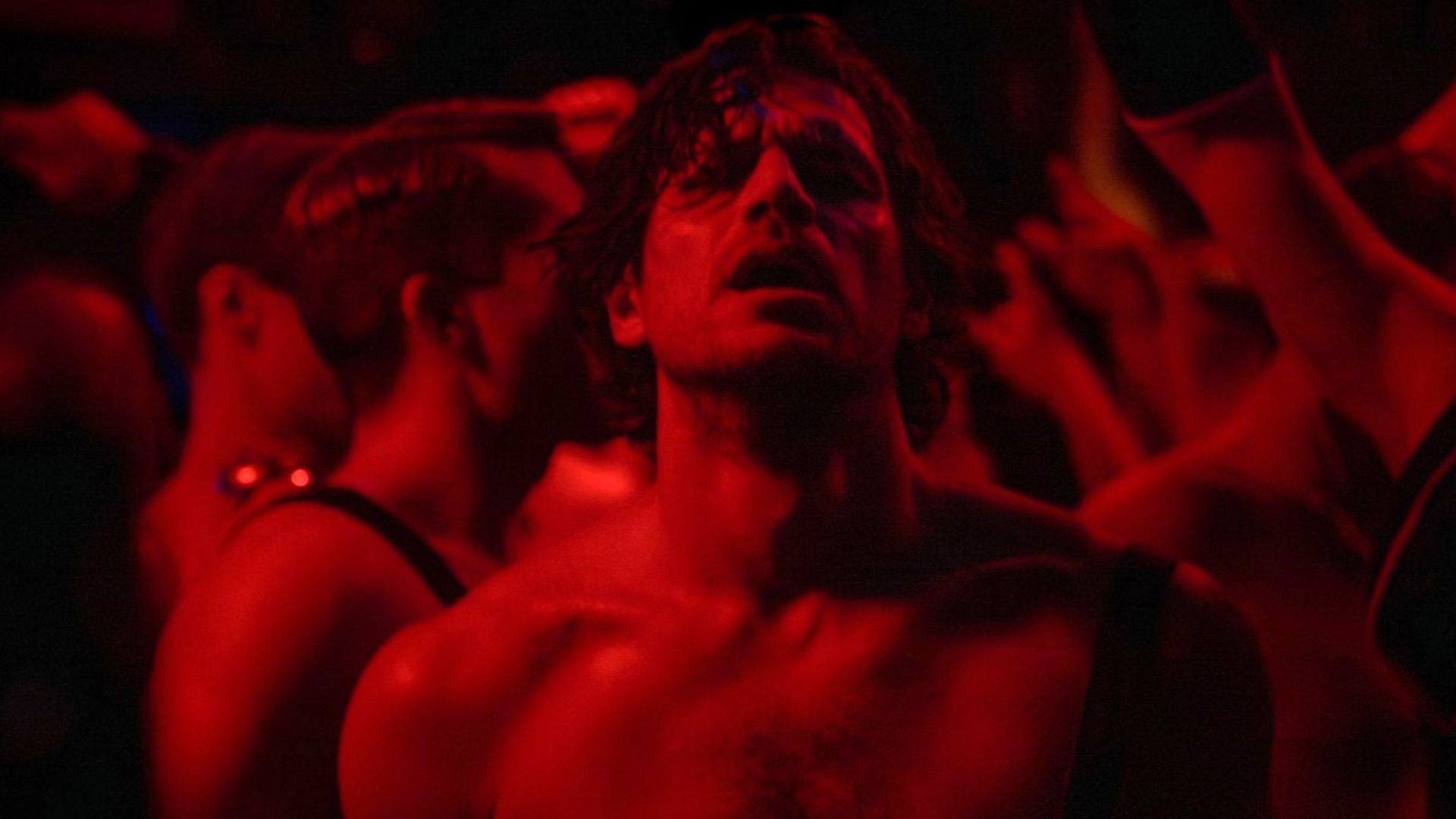 Maré Alta, drama gay estrelado por Marco Pigossi, chega ao streaming